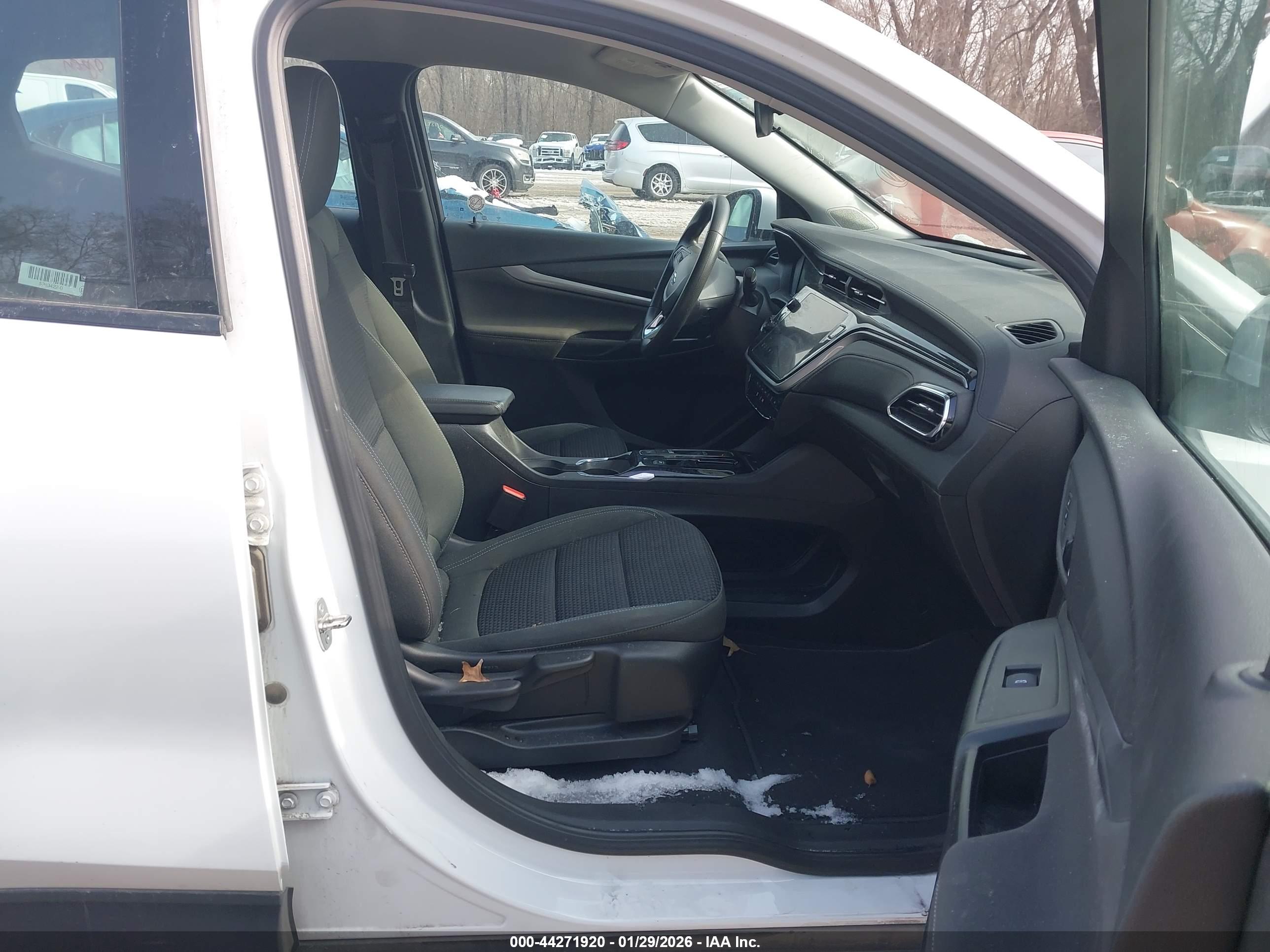 CHEVROLET BOLT image 5
