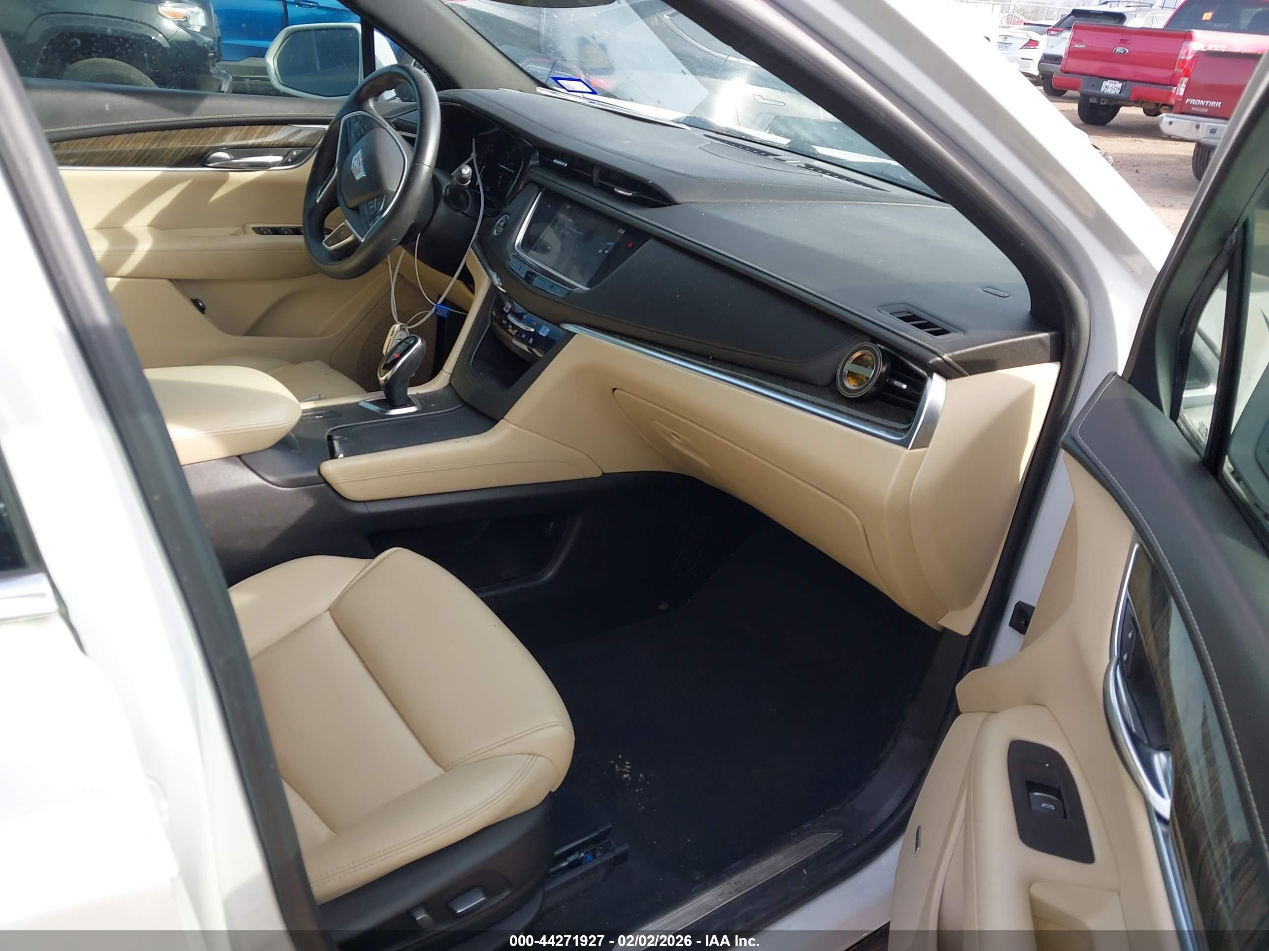 CADILLAC XT5 image 5