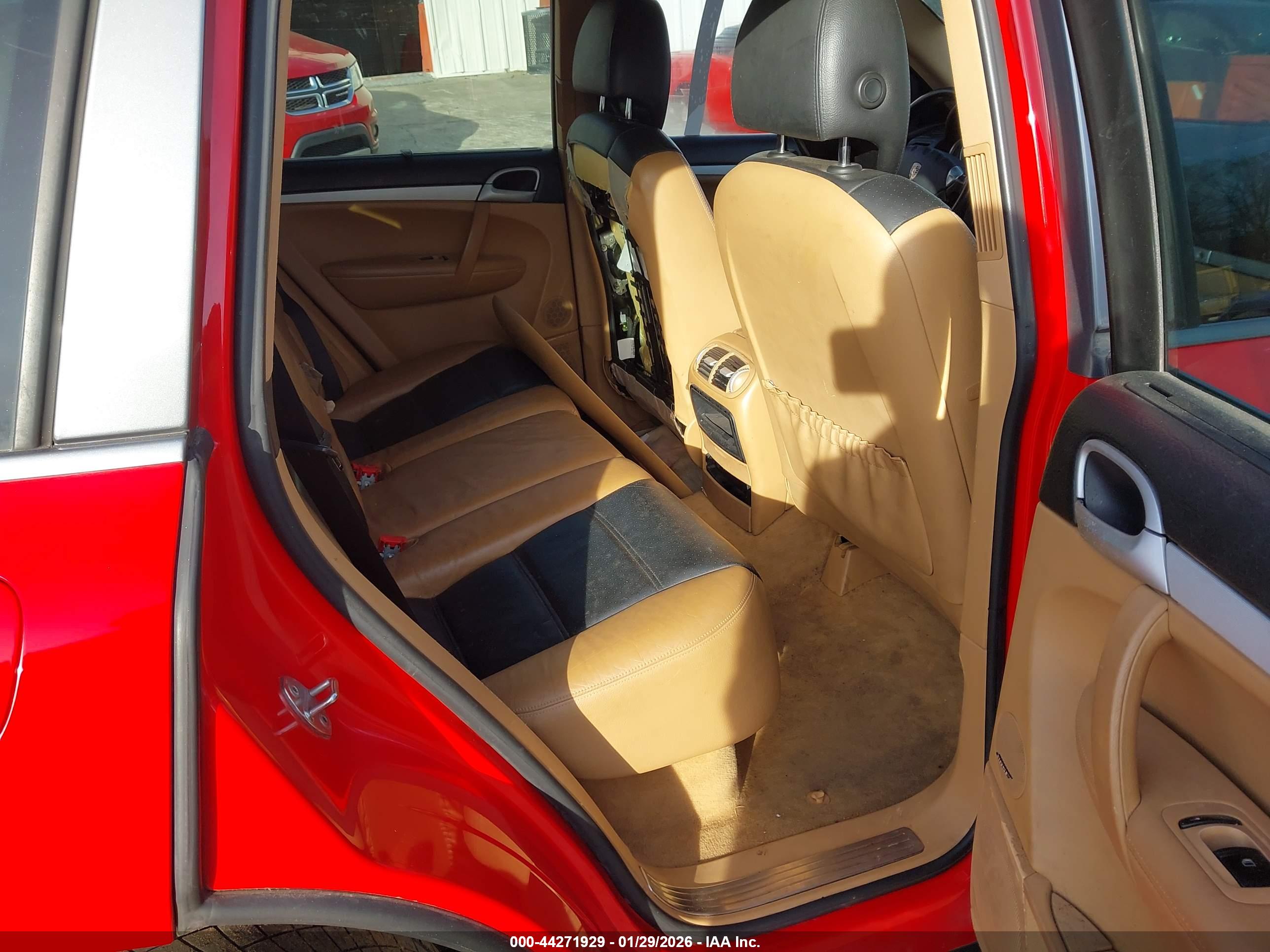 PORSCHE CAYENNE image 8