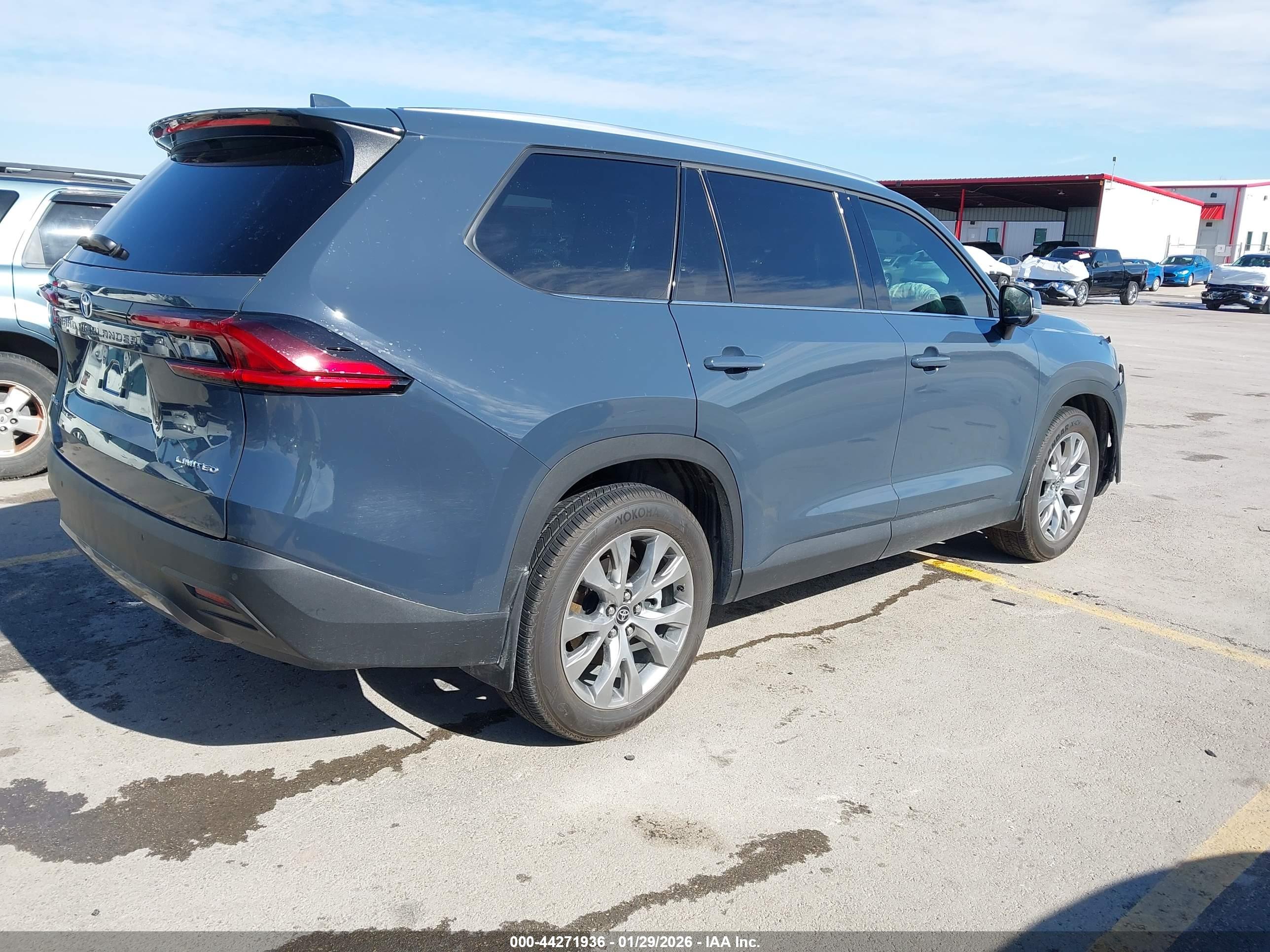TOYOTA GRAND image 4