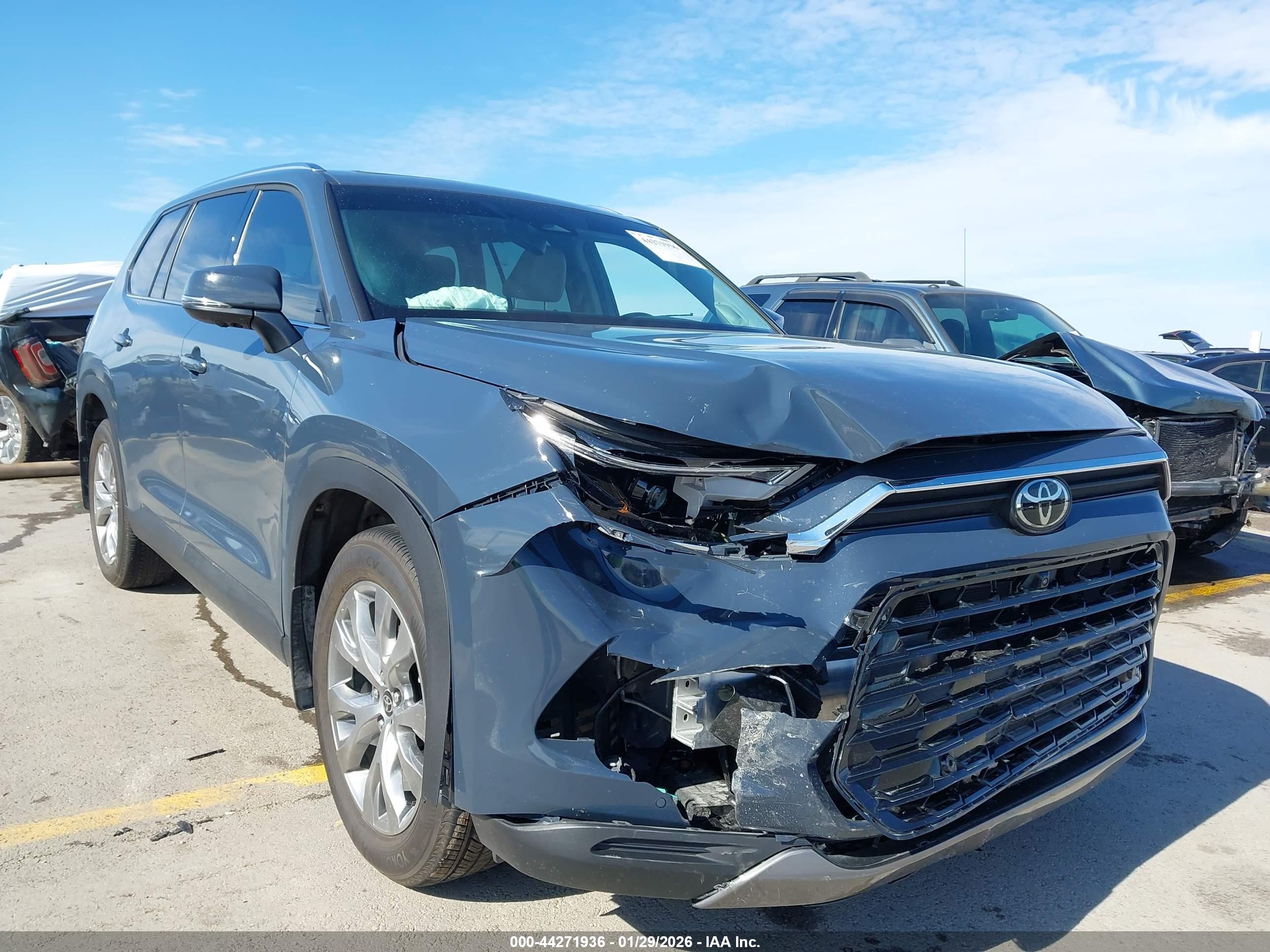 TOYOTA GRAND image 6