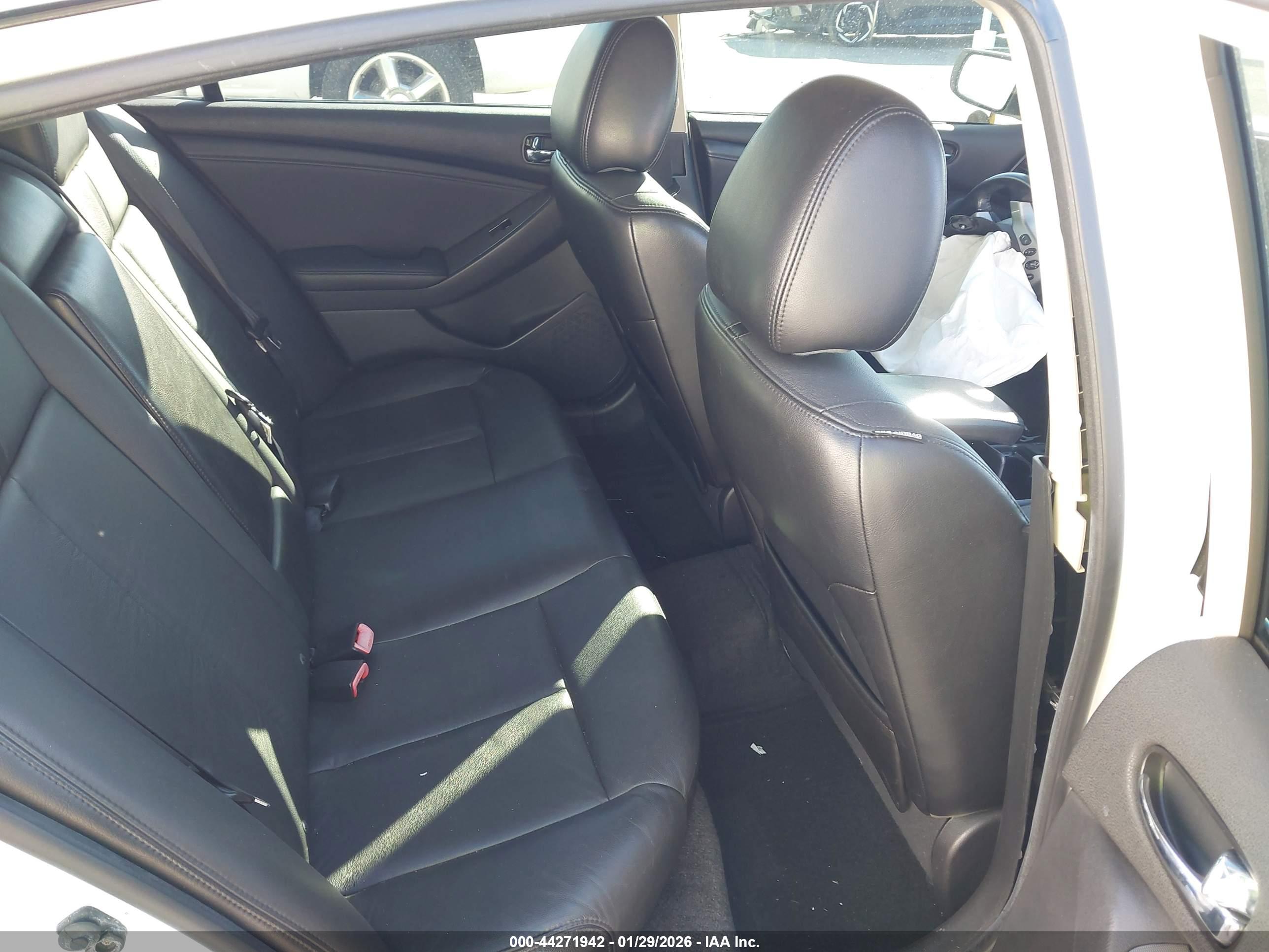 NISSAN ALTIMA image 8