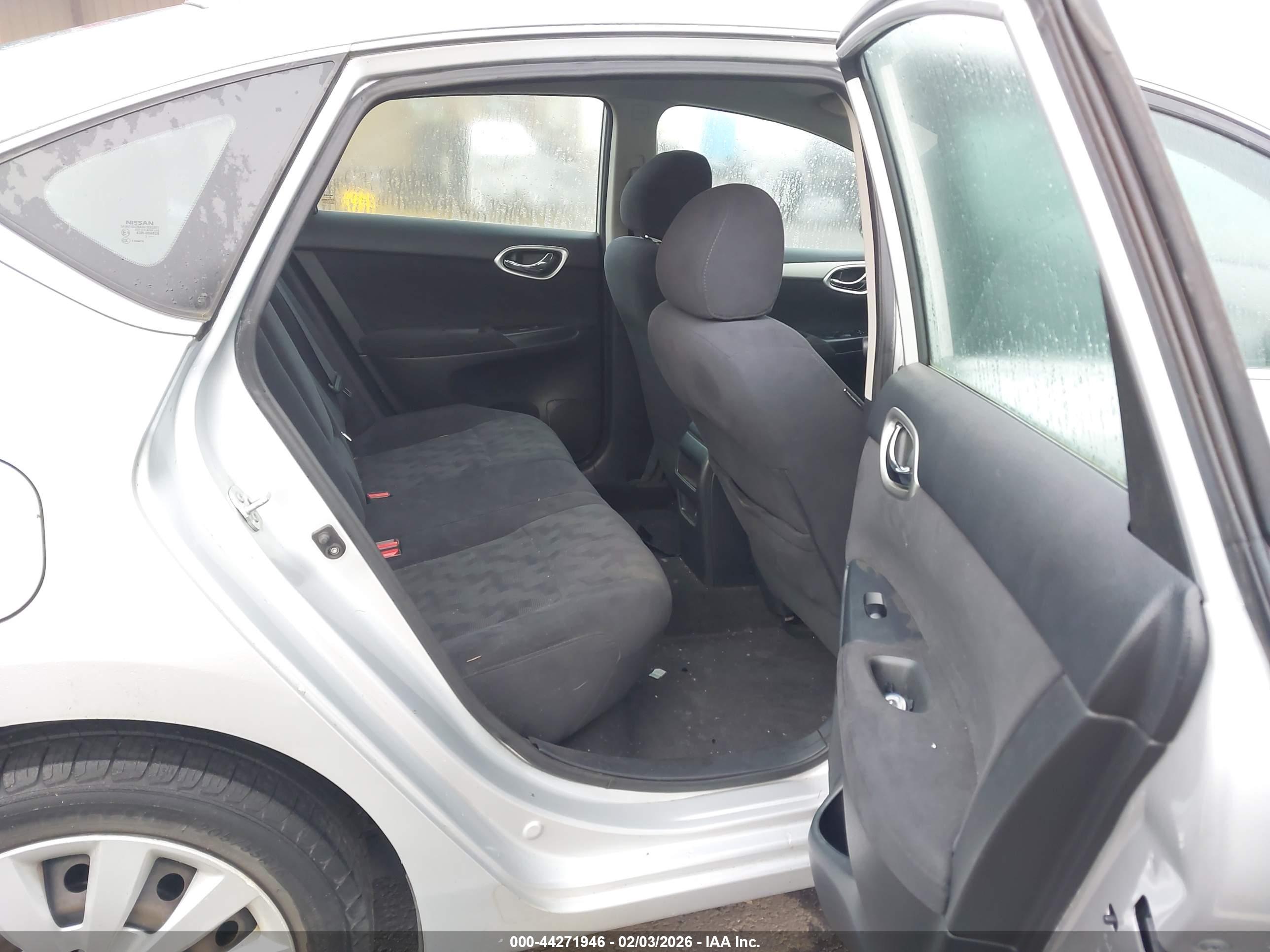 NISSAN SENTRA image 8