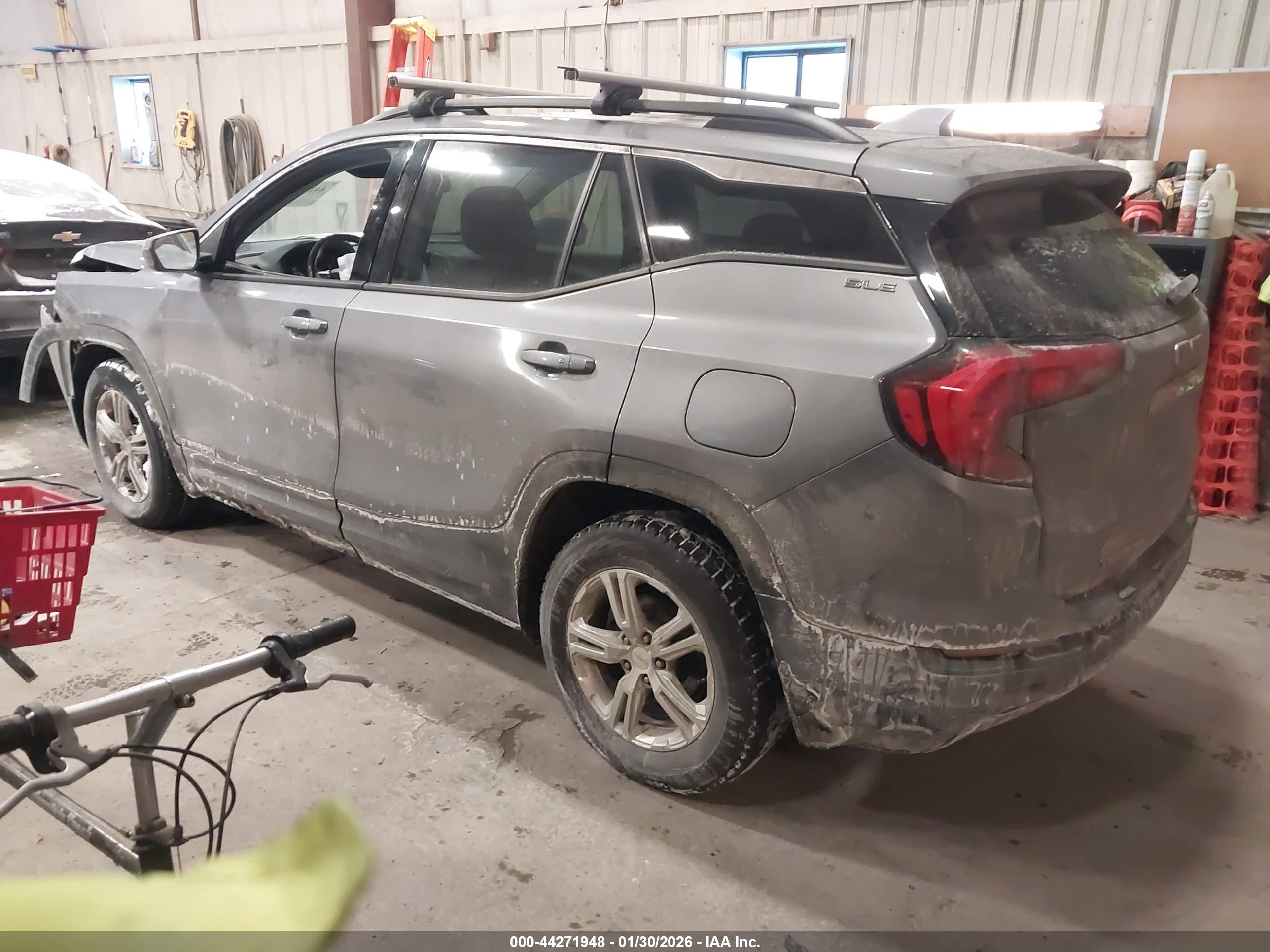 GMC TERRAIN image 3