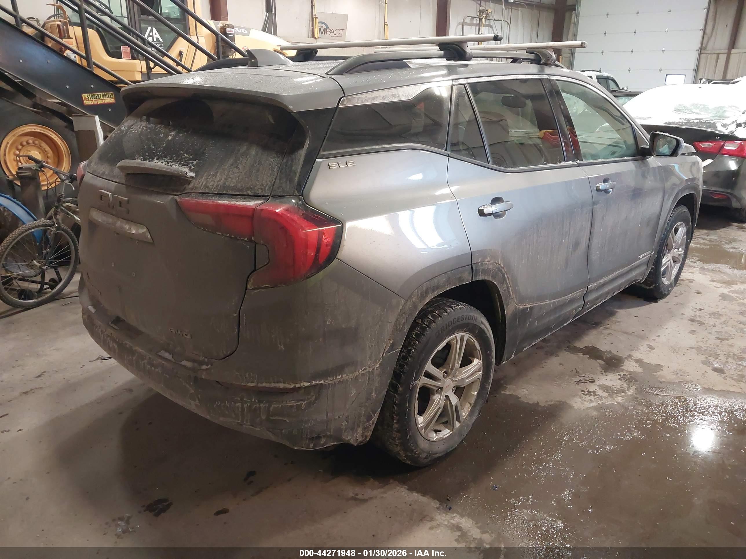 GMC TERRAIN image 4