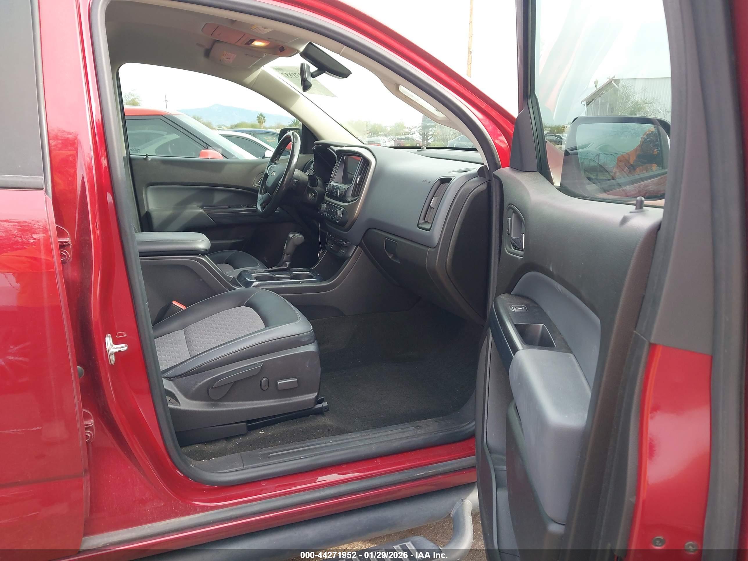 CHEVROLET COLORADO image 5