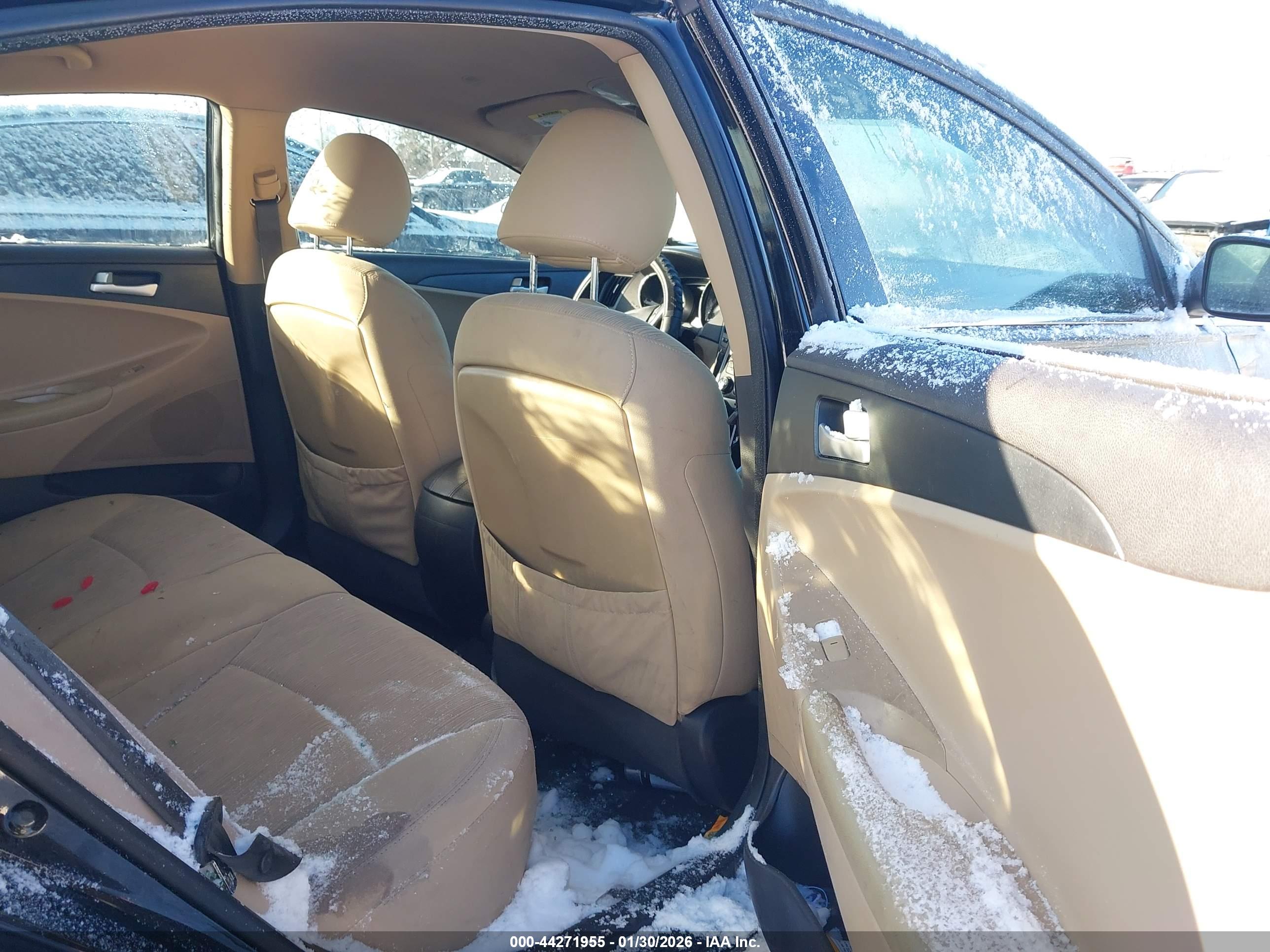 HYUNDAI SONATA image 8