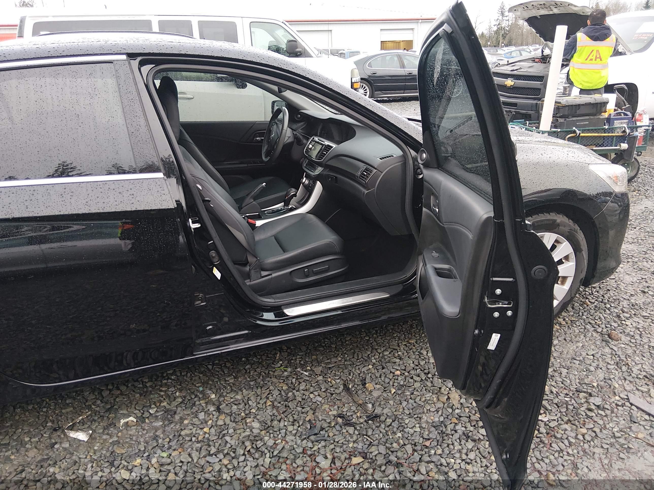 HONDA ACCORD image 5