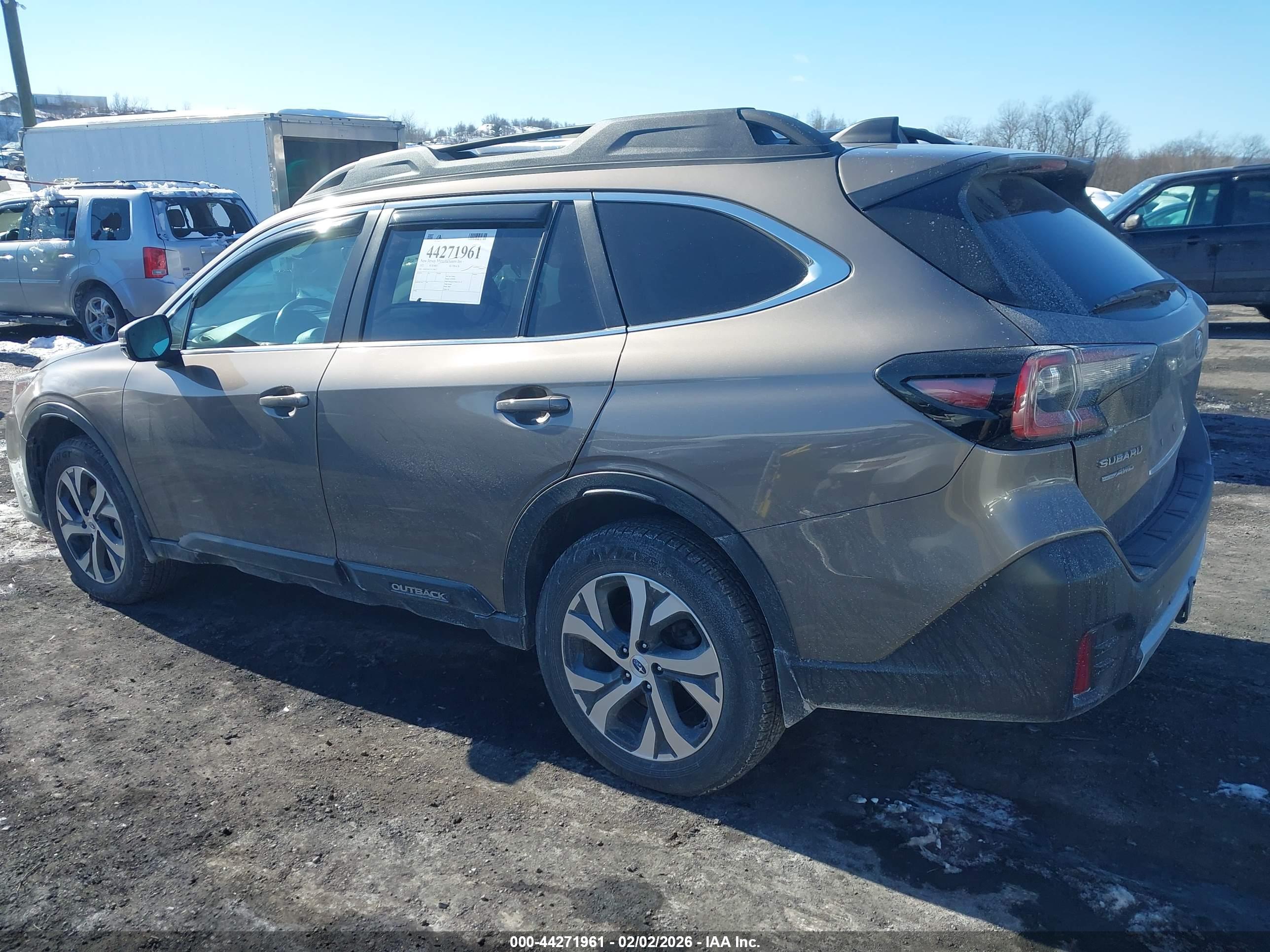 SUBARU OUTBACK image 3
