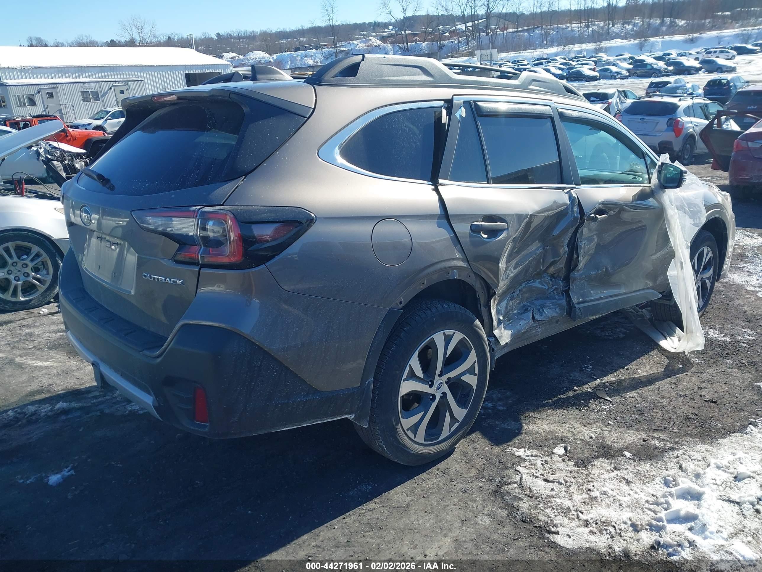 SUBARU OUTBACK image 4