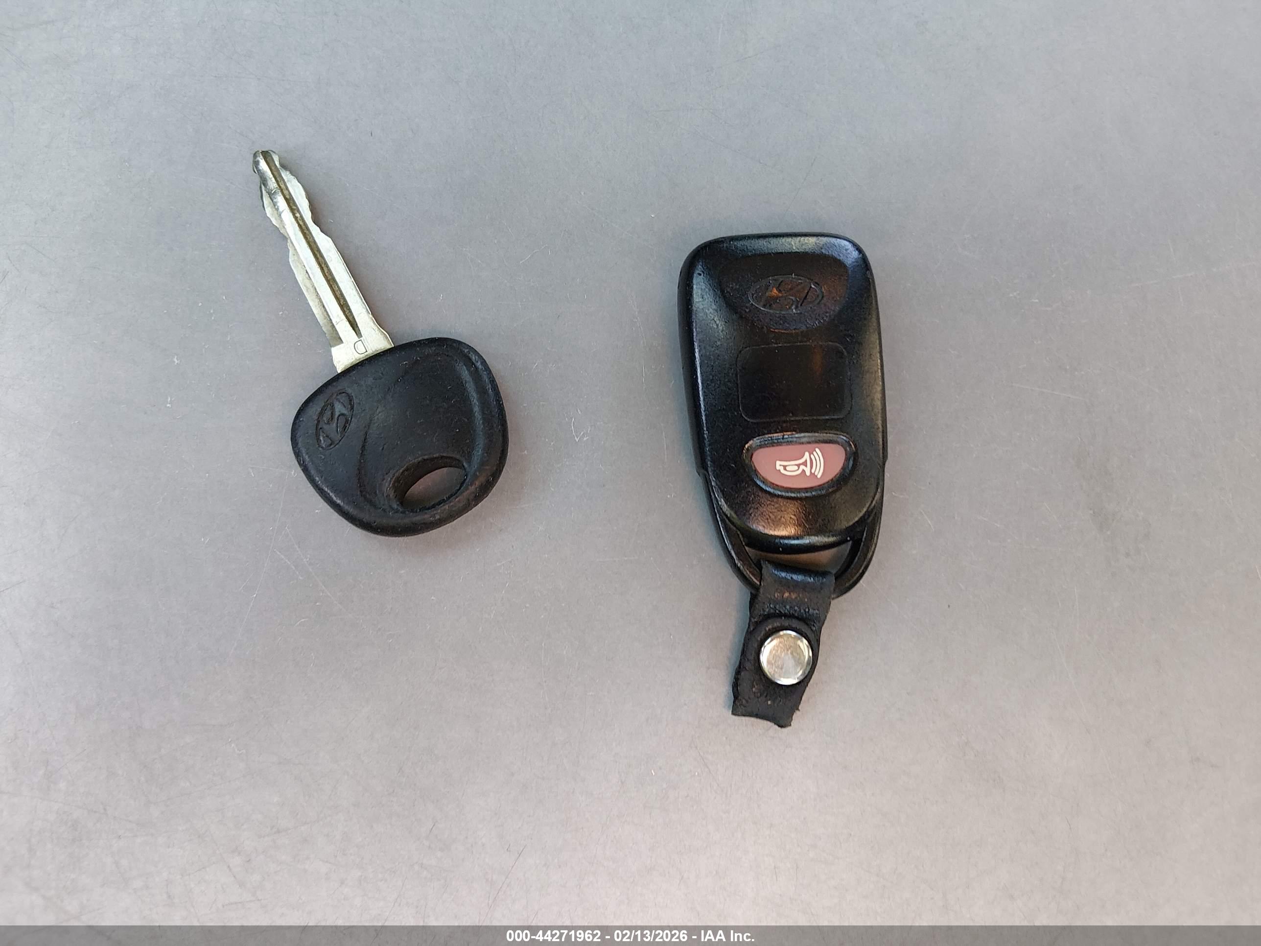 HYUNDAI ELANTRA image 11