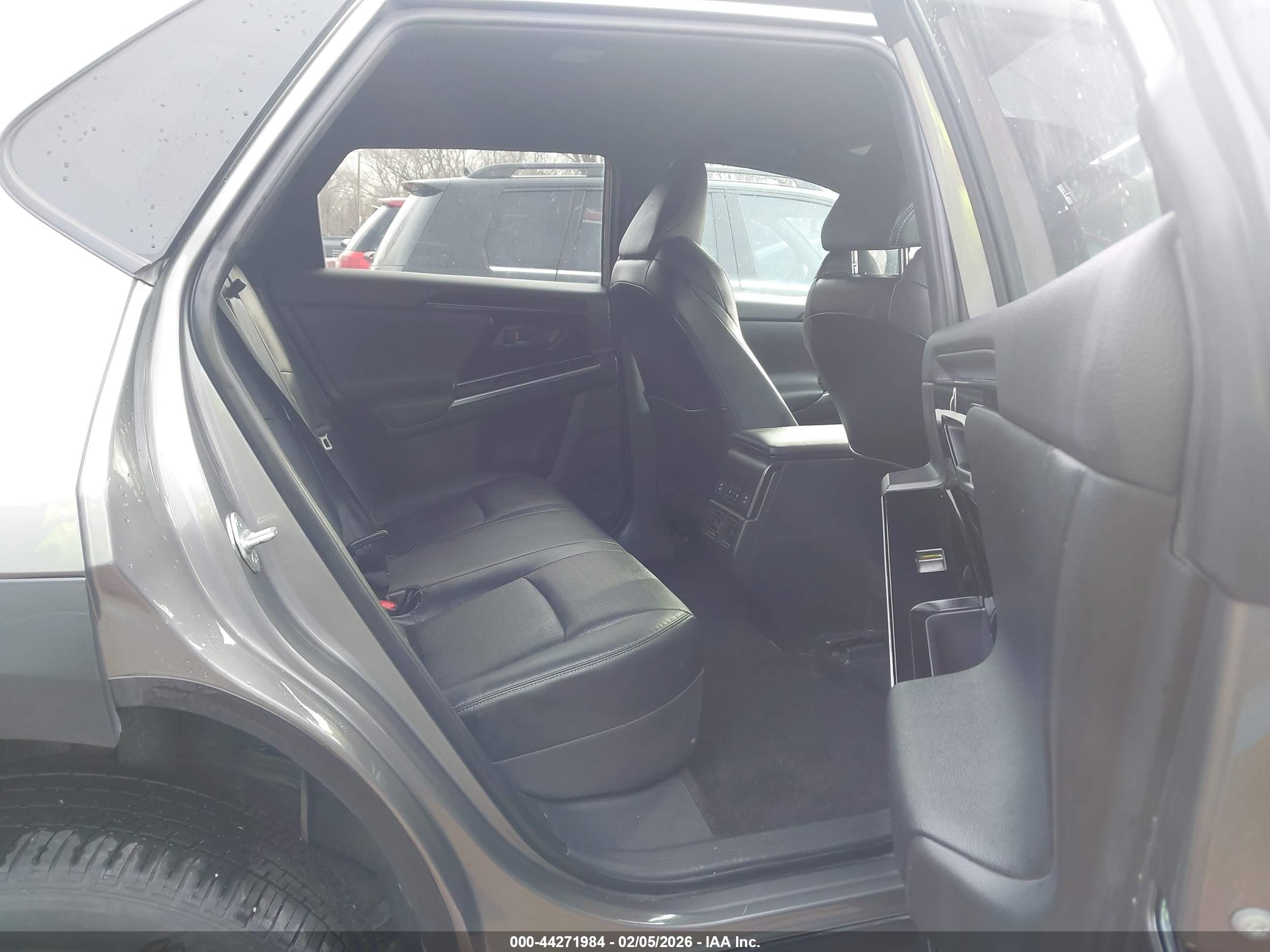 SUBARU SOLTERRA image 8