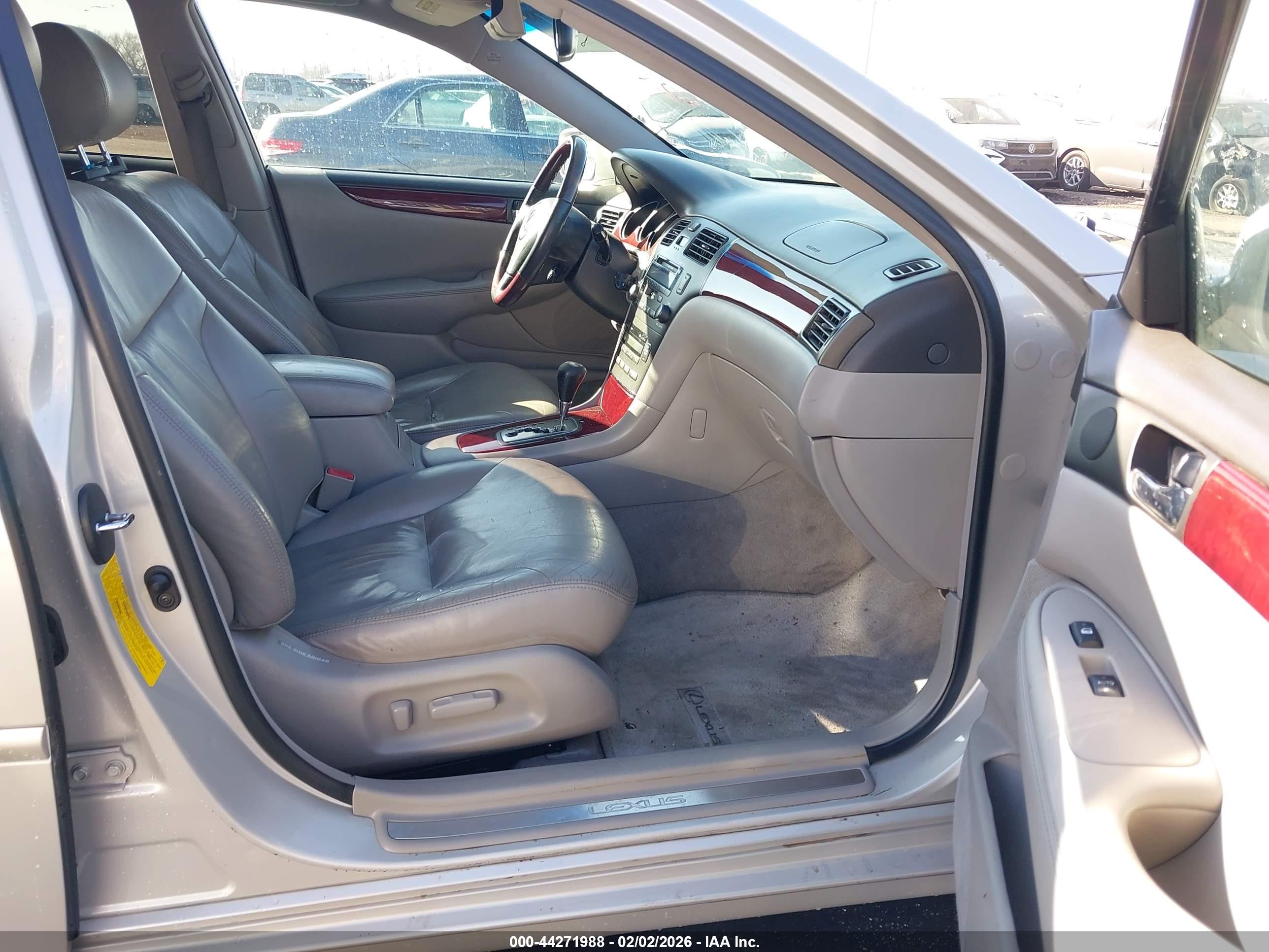 LEXUS ES image 5