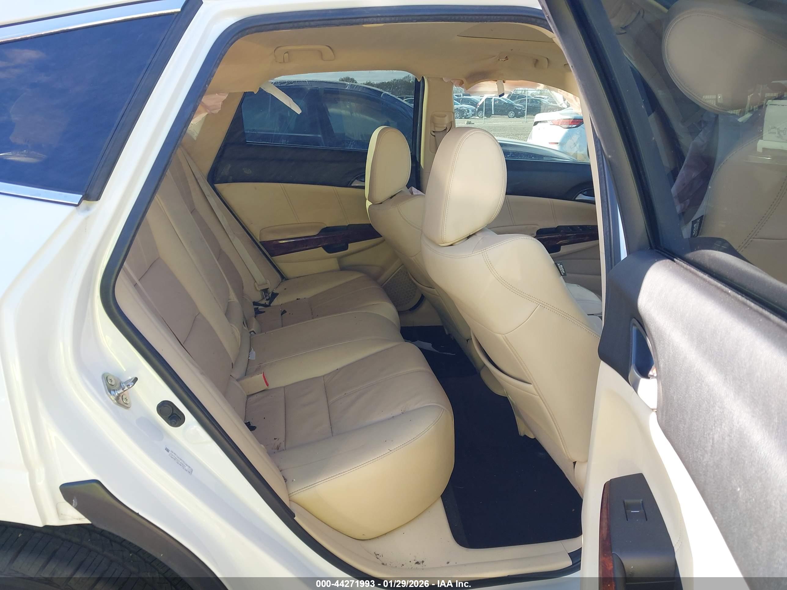 HONDA CROSSTOUR image 8