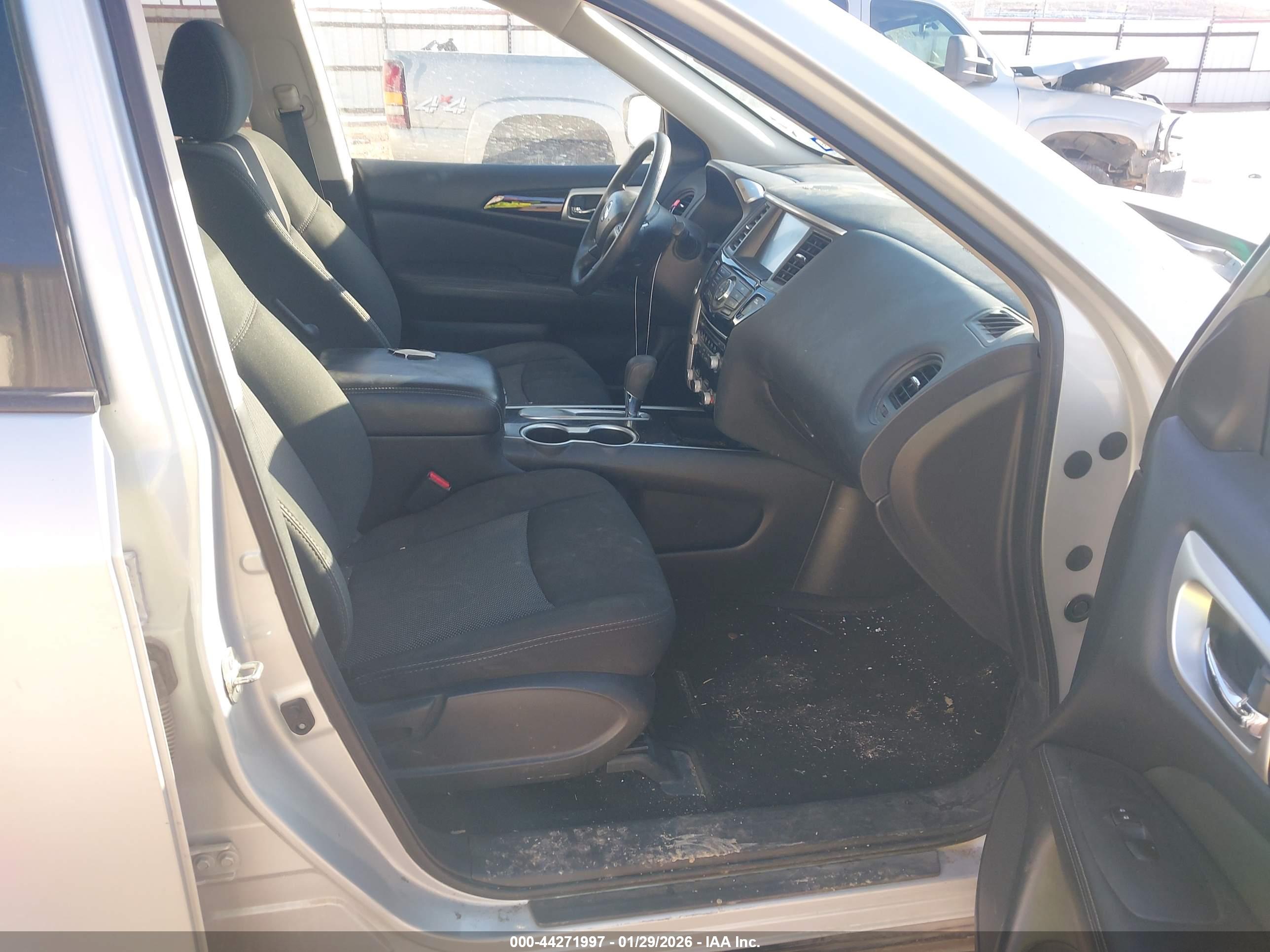 NISSAN PATHFINDER image 5