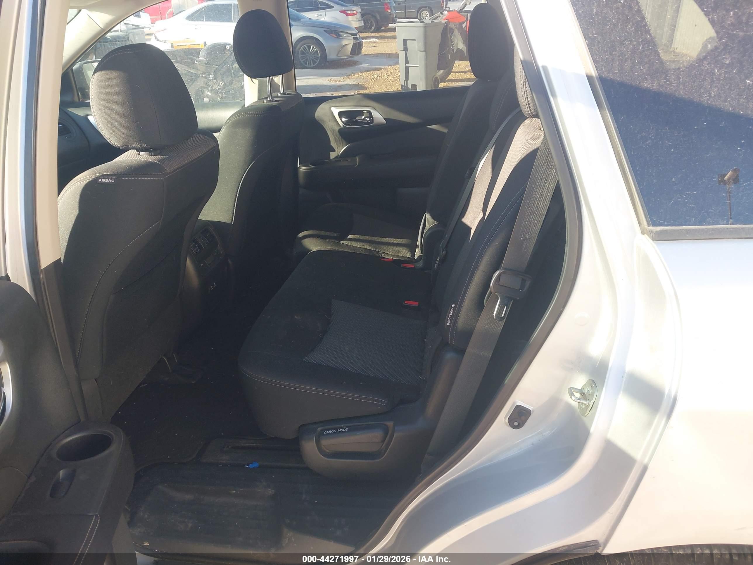 NISSAN PATHFINDER image 8