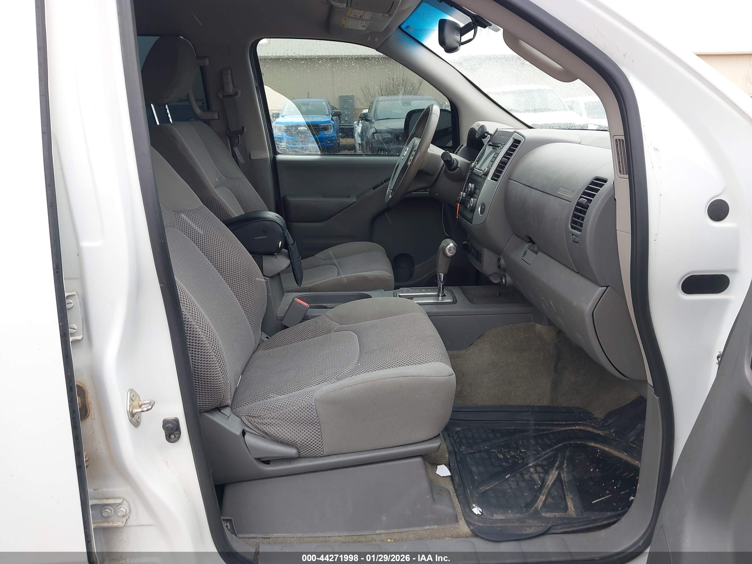 NISSAN FRONTIER image 5