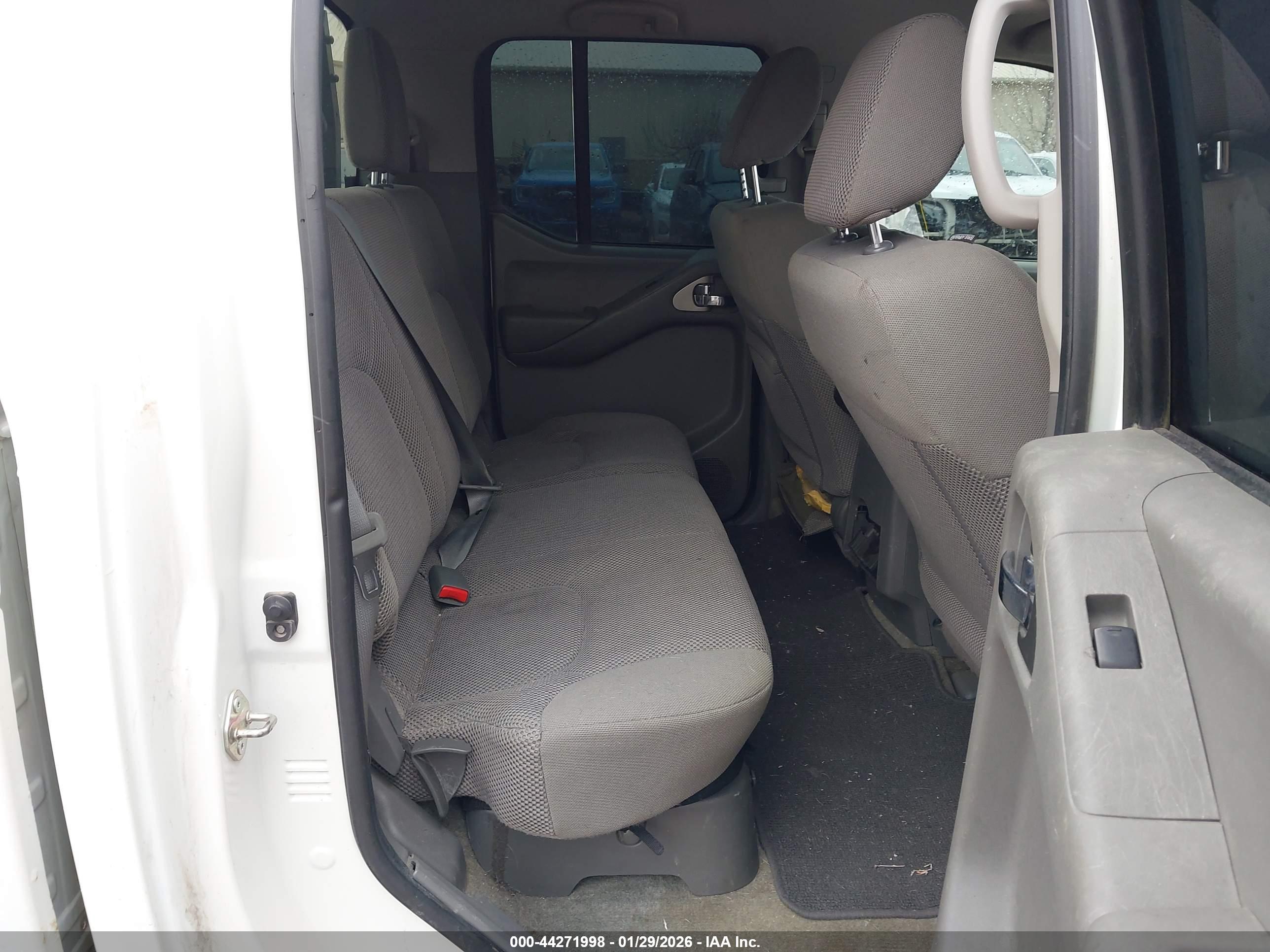 NISSAN FRONTIER image 8