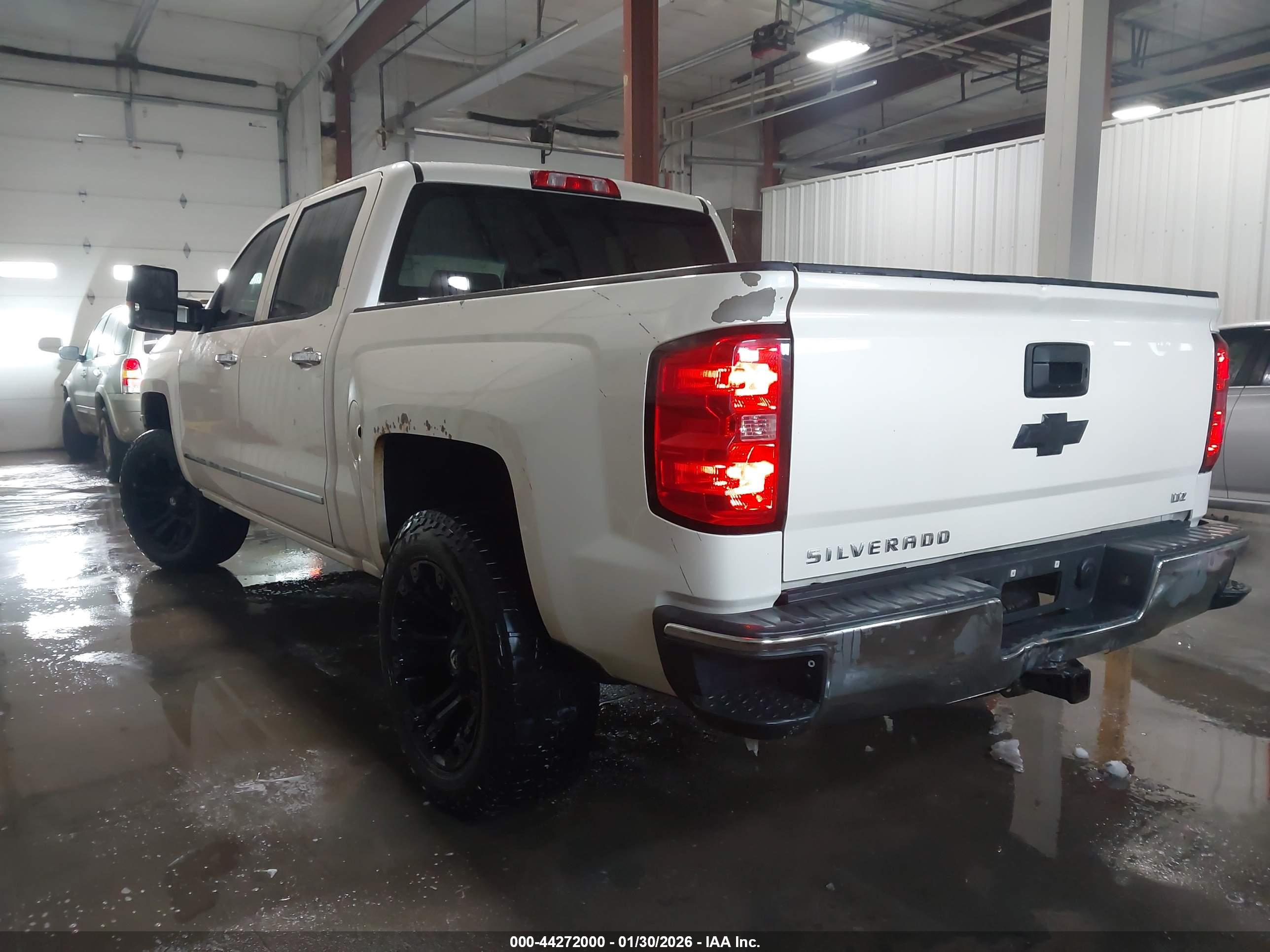 CHEVROLET SILVERADO image 3