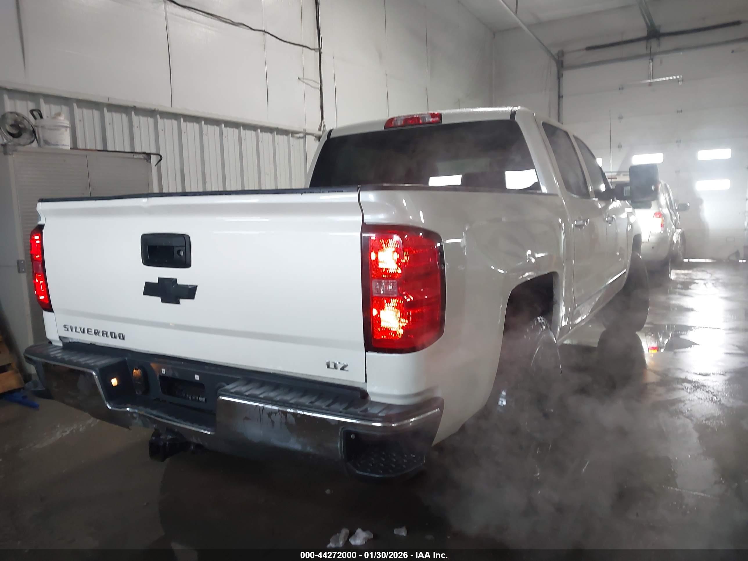 CHEVROLET SILVERADO image 4