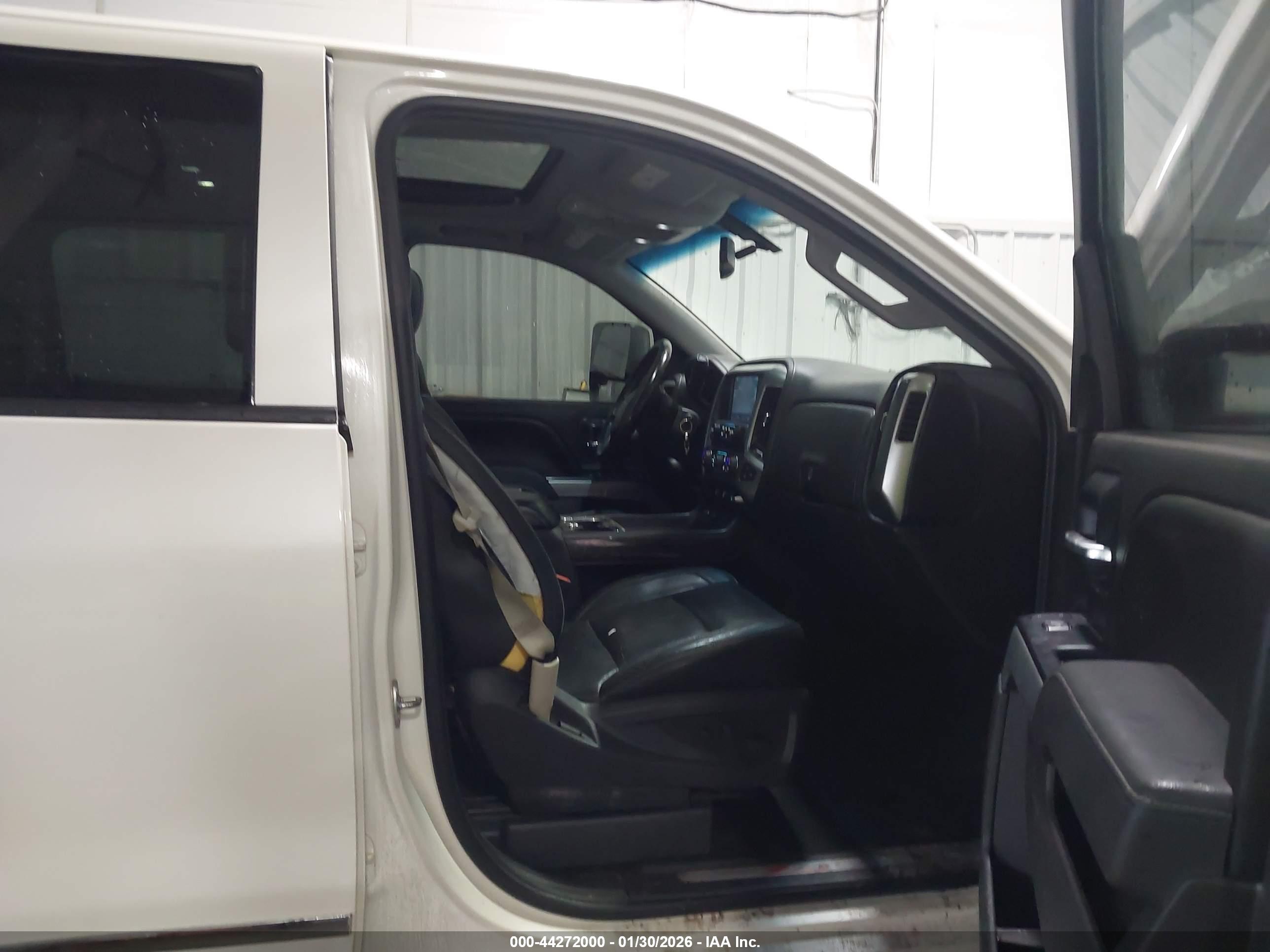 CHEVROLET SILVERADO image 5