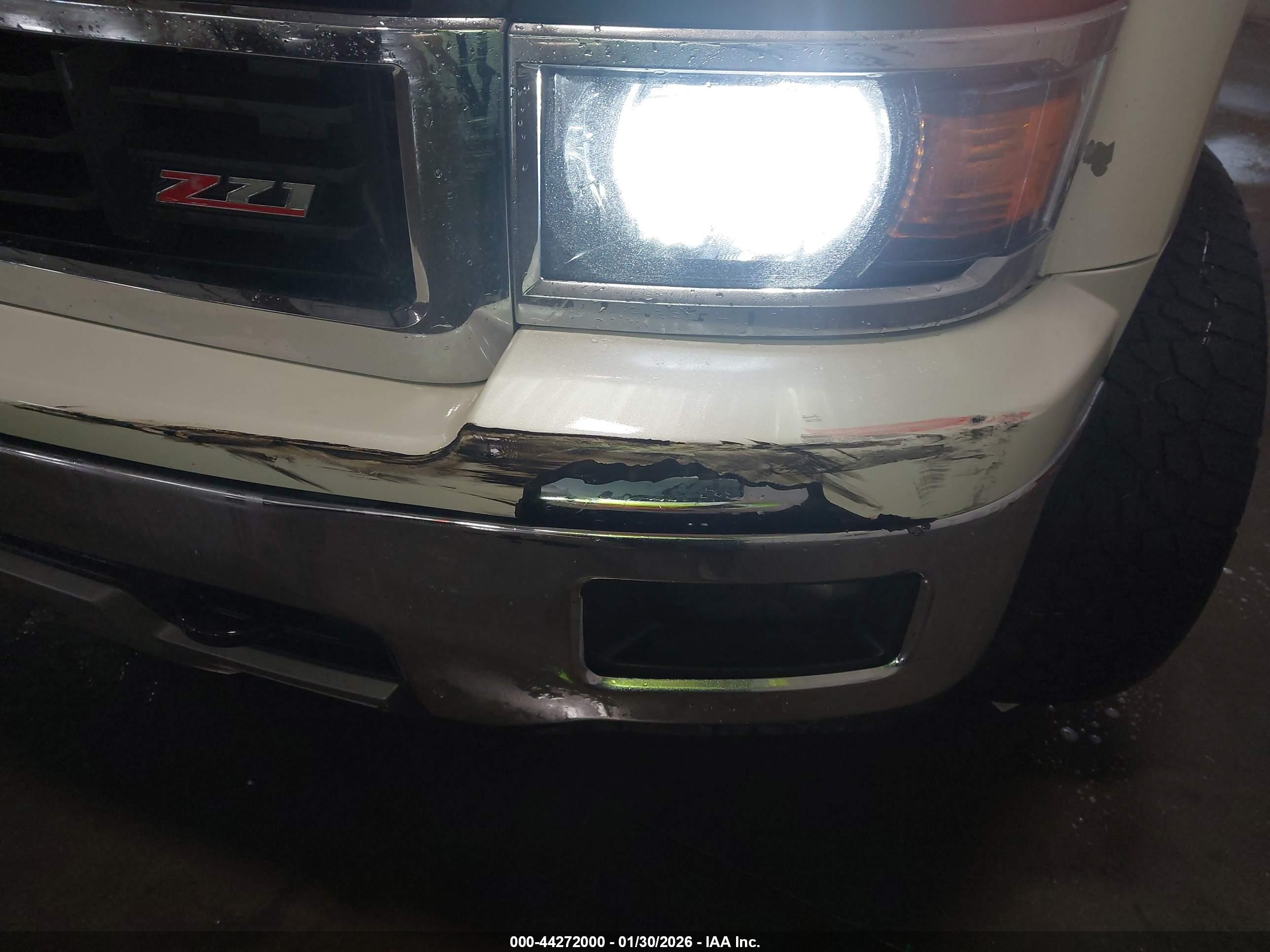 CHEVROLET SILVERADO image 6
