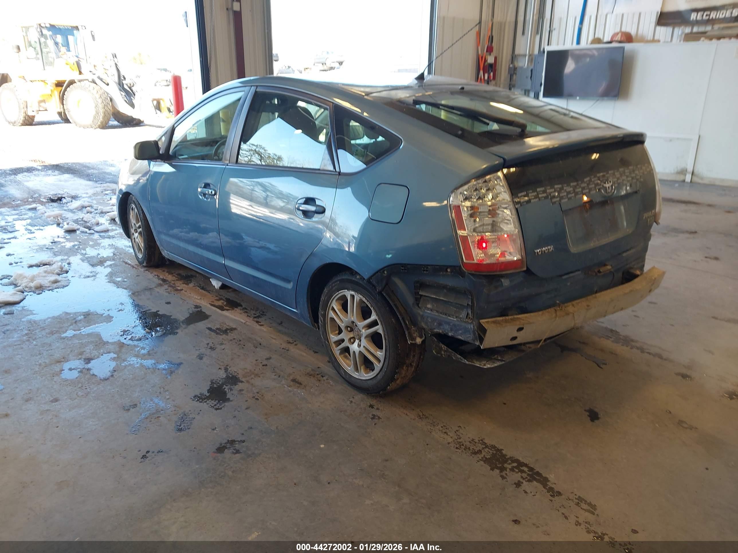 TOYOTA PRIUS image 3