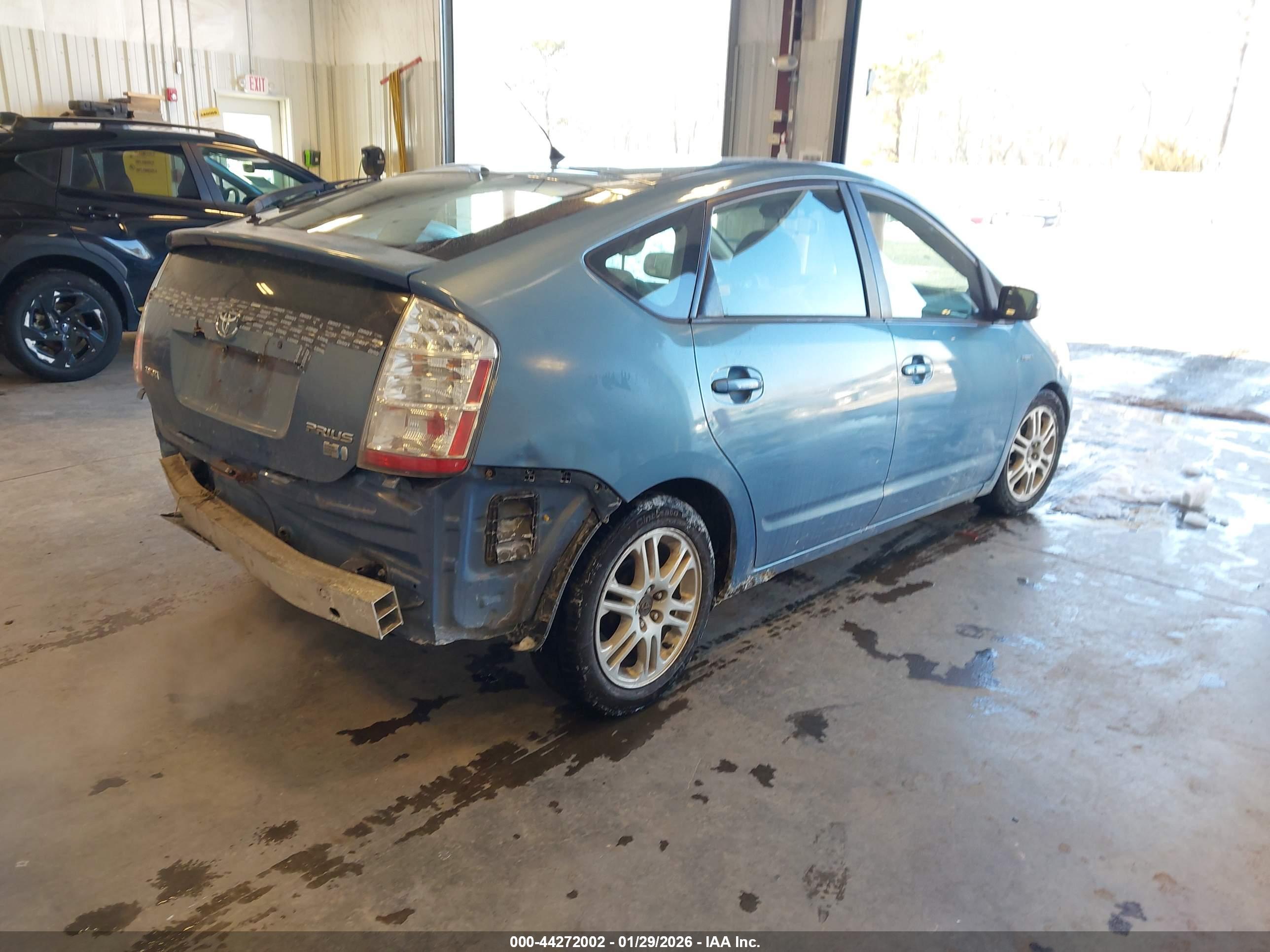 TOYOTA PRIUS image 4