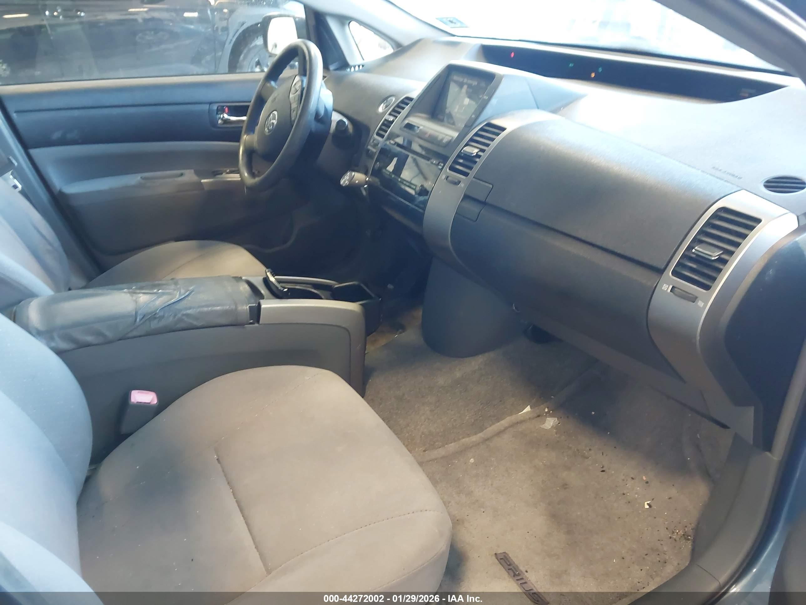 TOYOTA PRIUS image 5