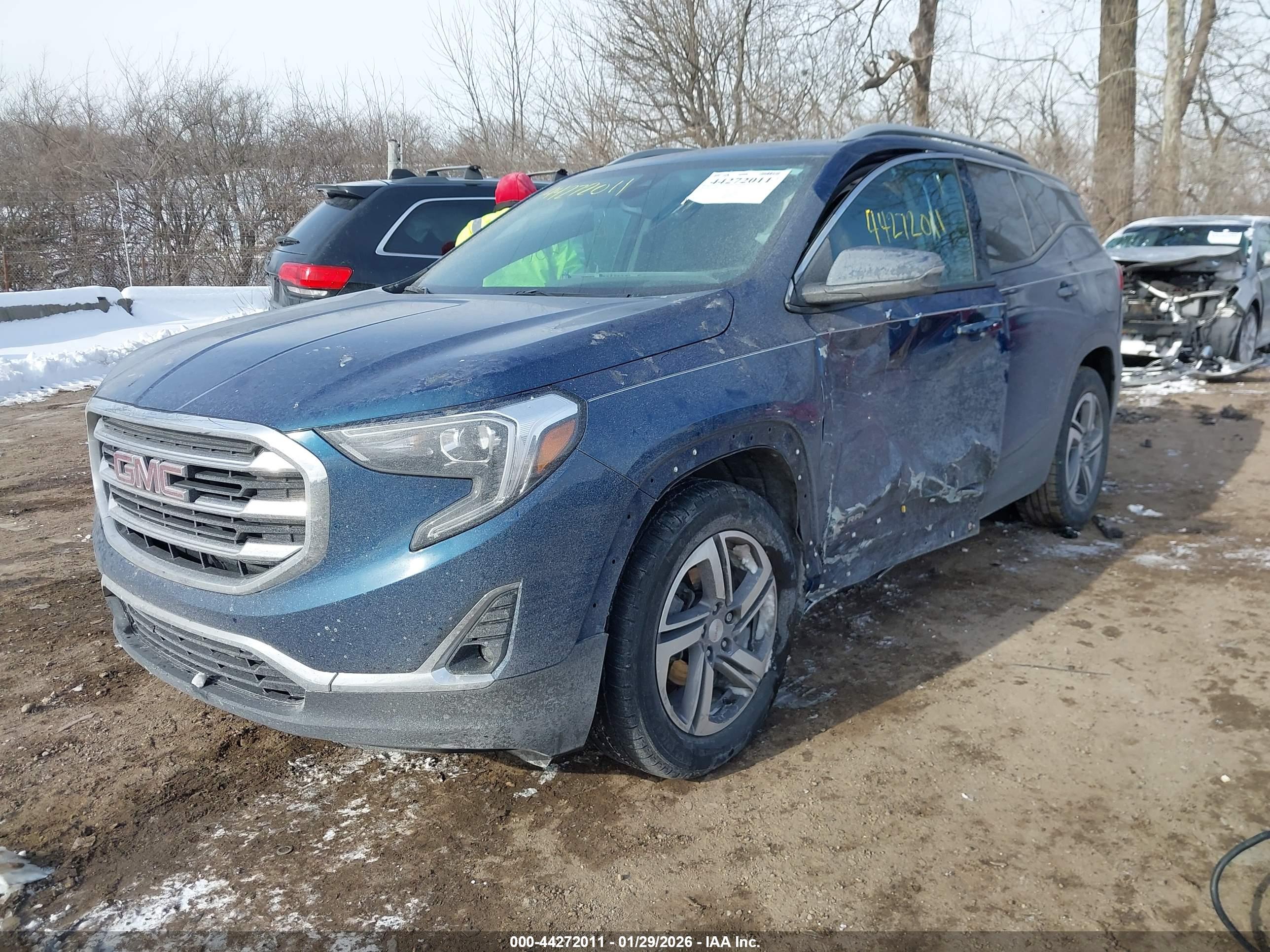 GMC TERRAIN image 2