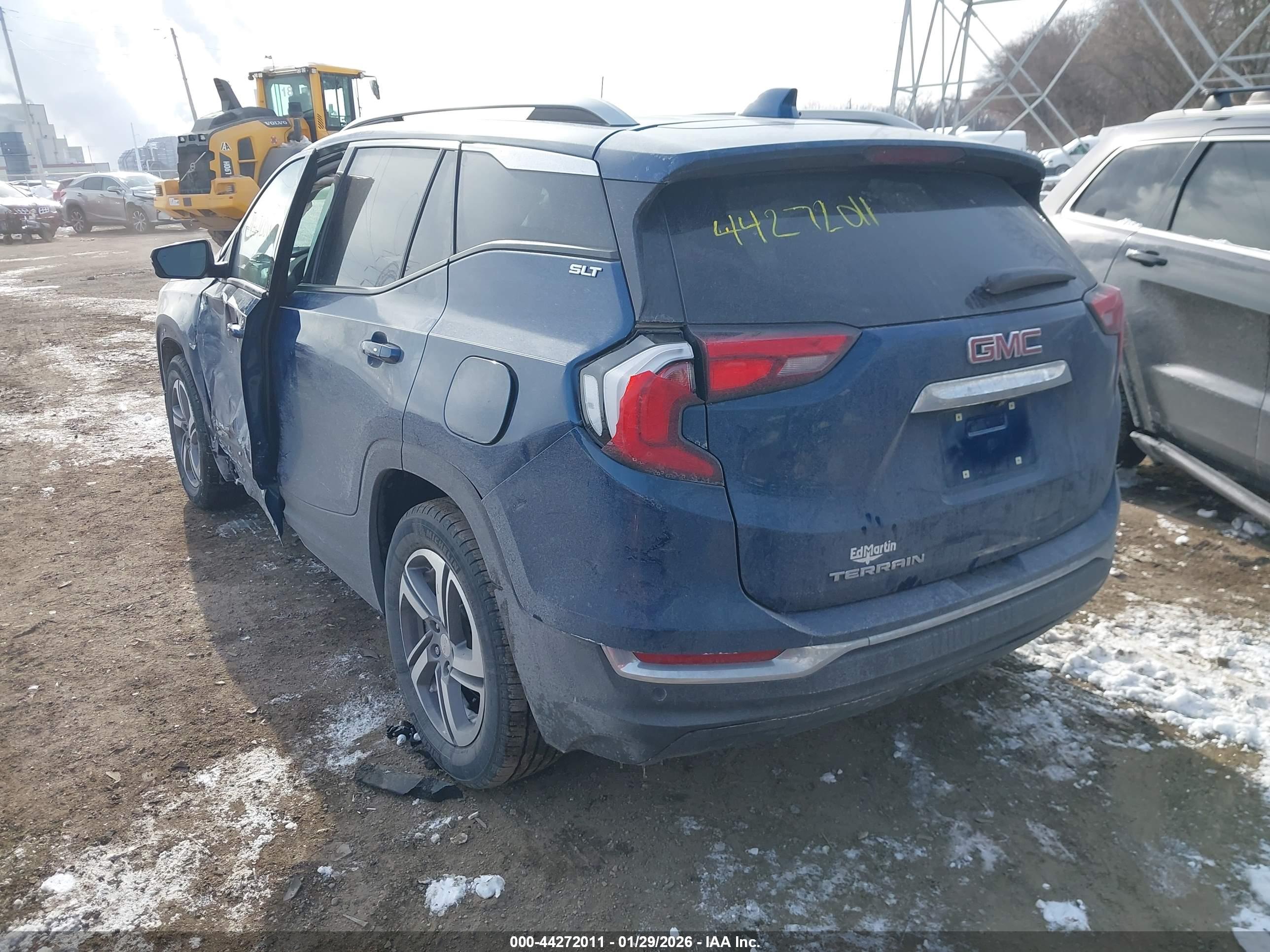 GMC TERRAIN image 3
