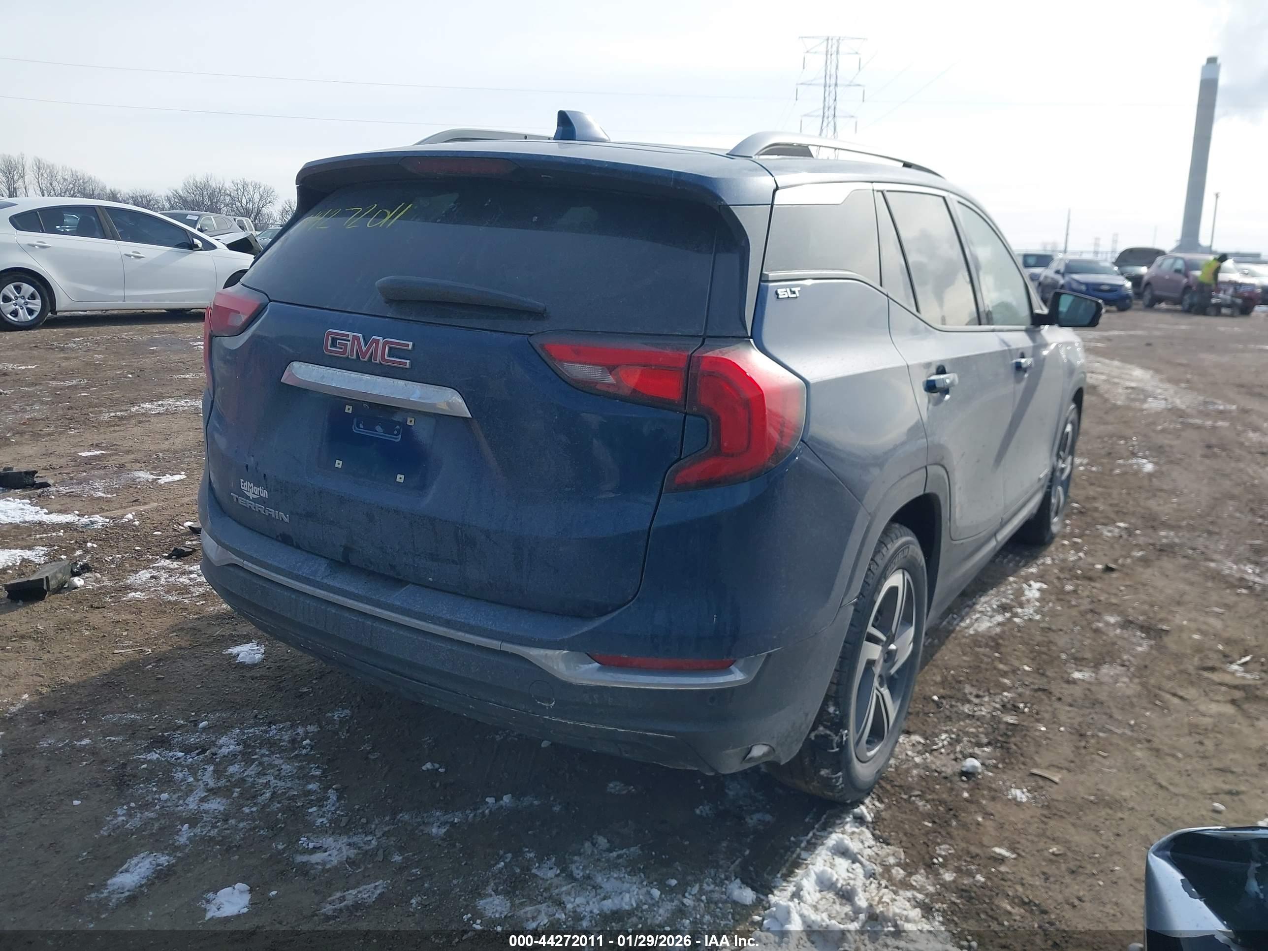 GMC TERRAIN image 4