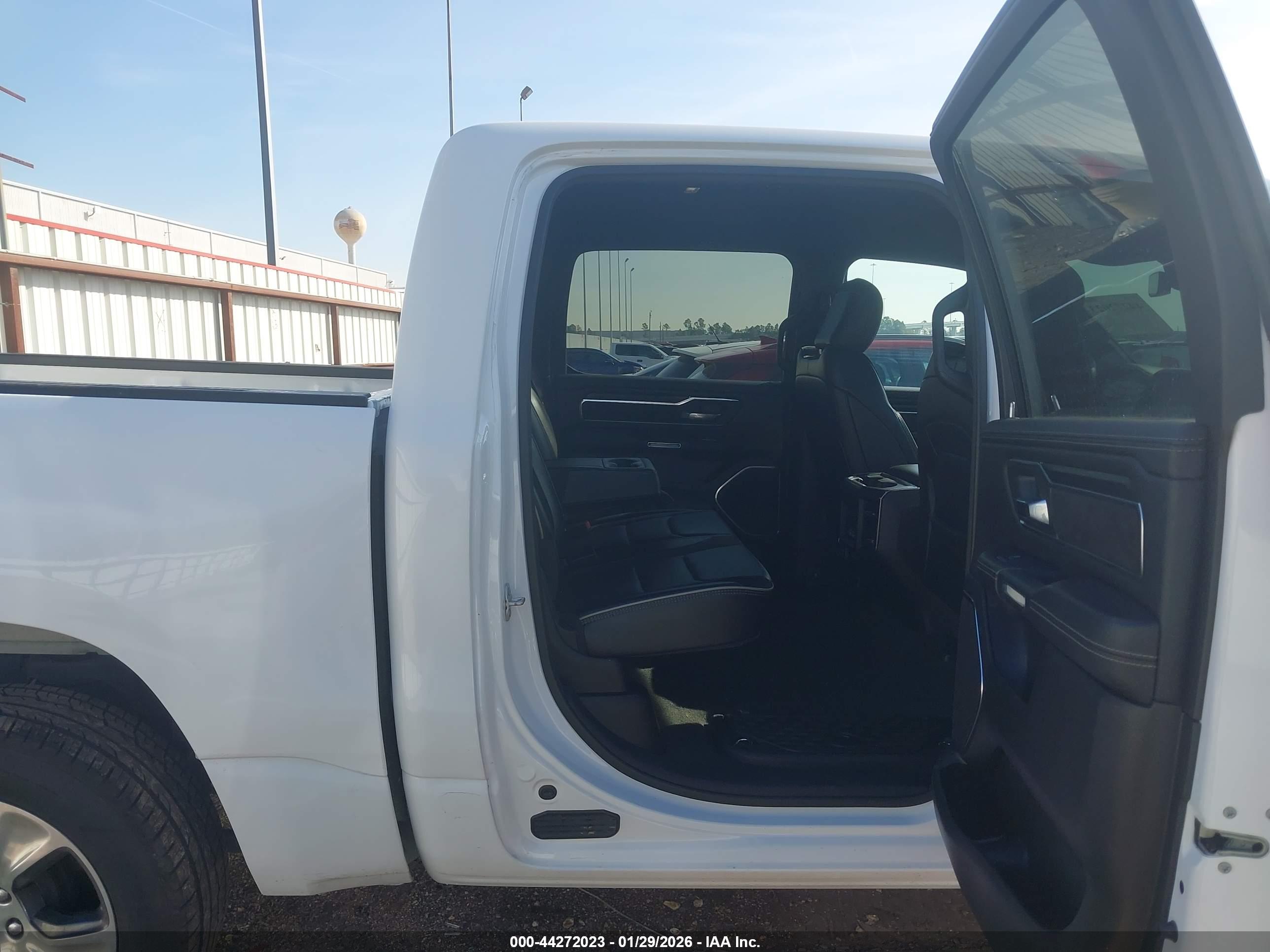 RAM 1500 image 8