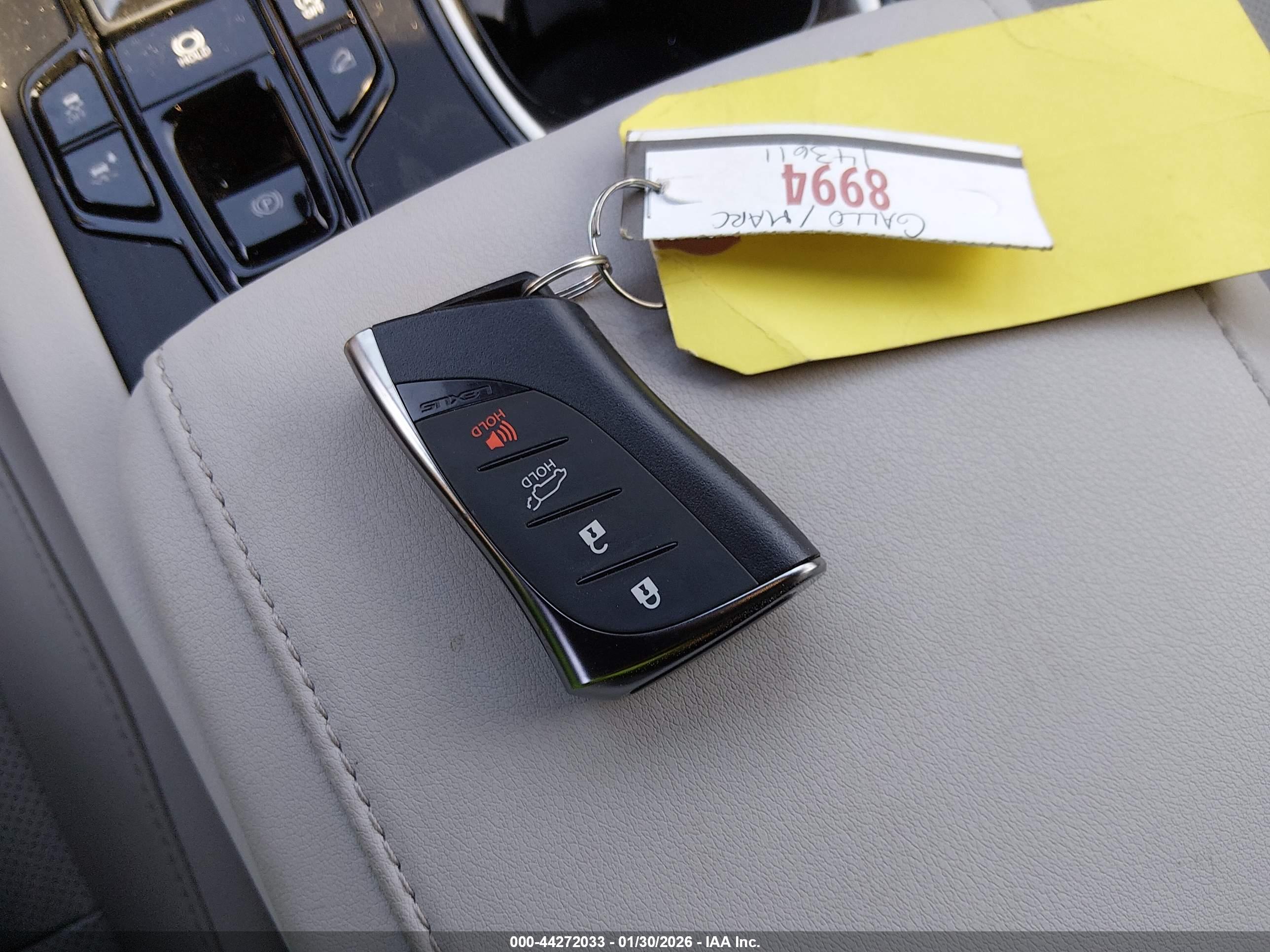 LEXUS RX image 11