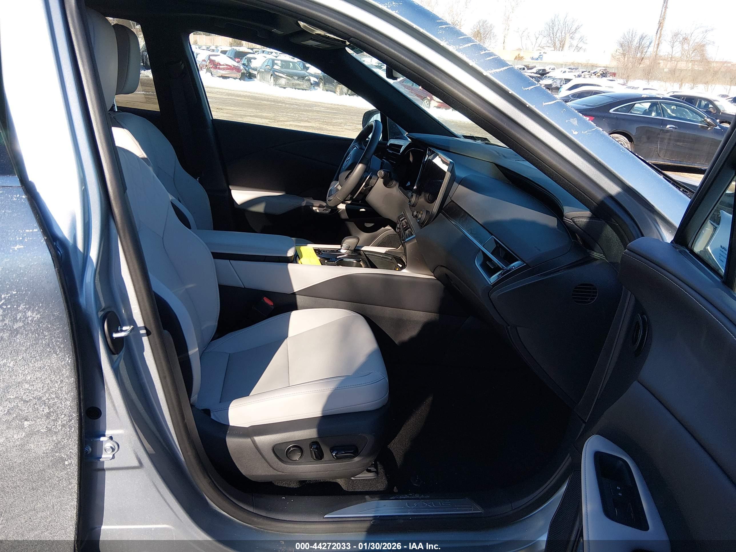 LEXUS RX image 5