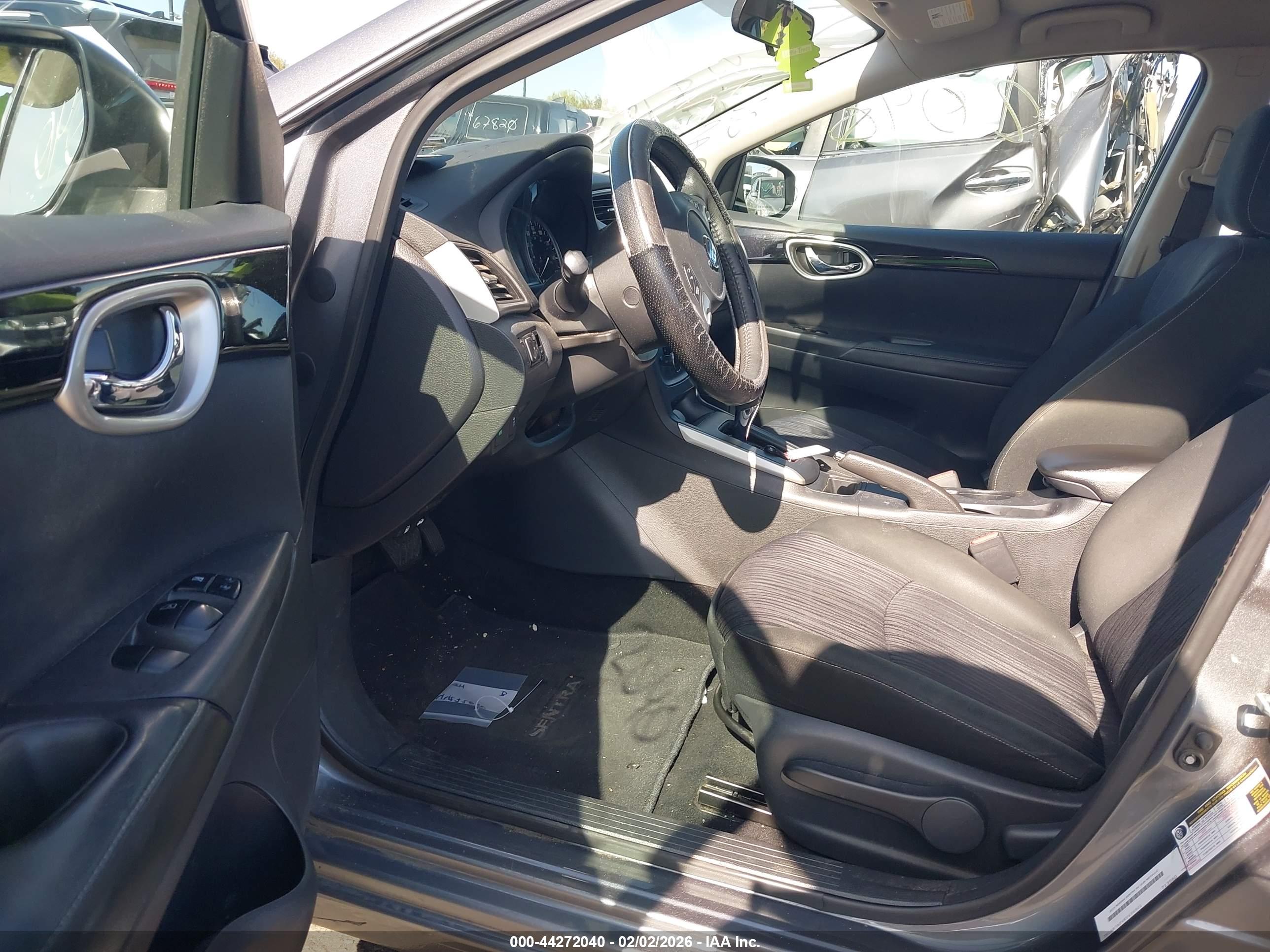 NISSAN SENTRA image 5