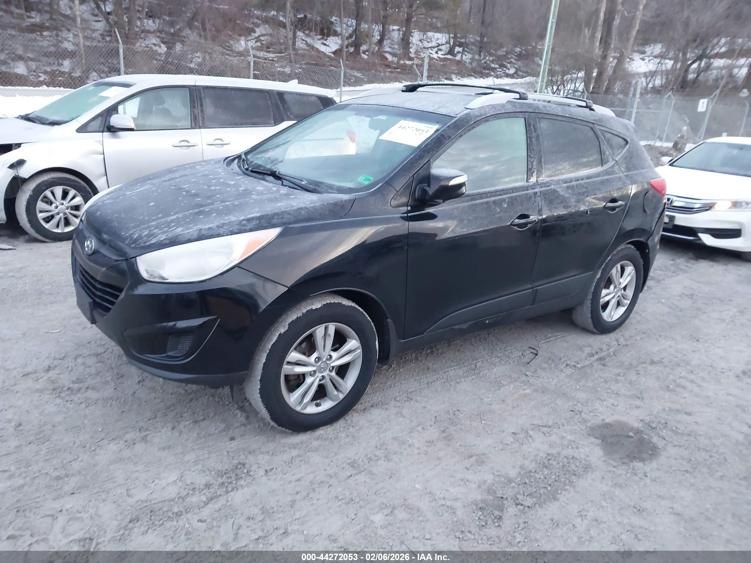 HYUNDAI TUCSON image 2