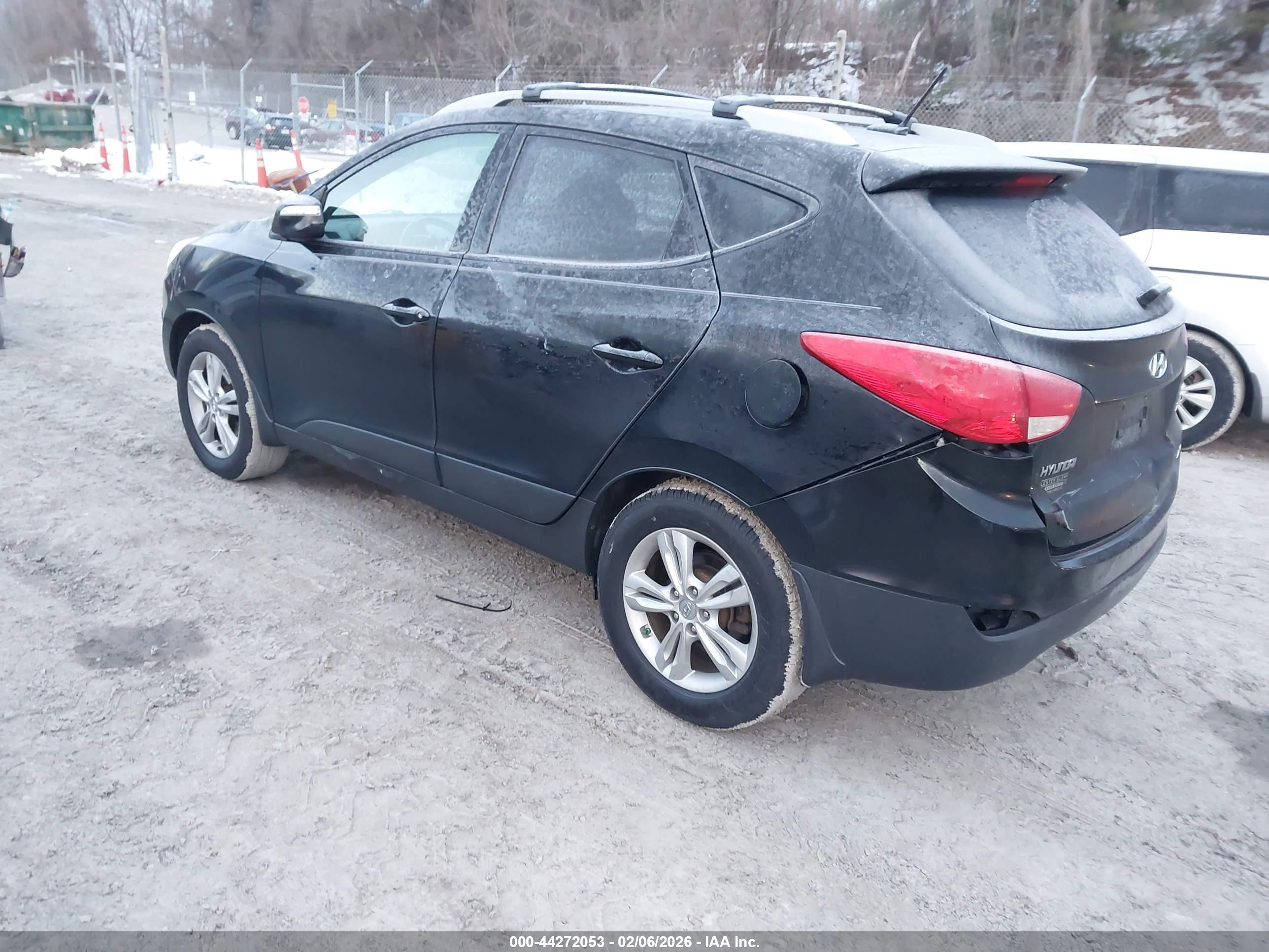 HYUNDAI TUCSON image 3
