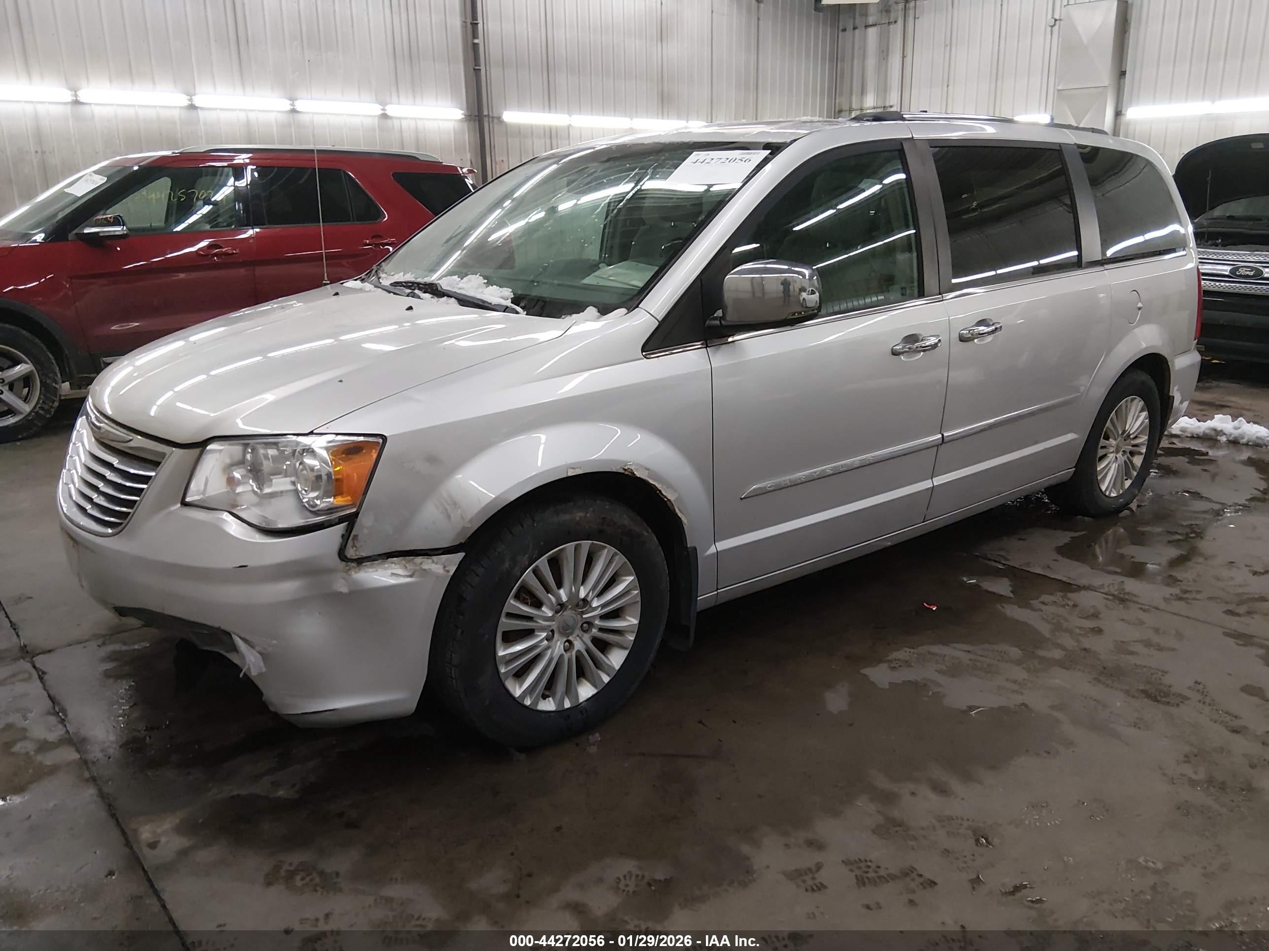 CHRYSLER TOWN image 2