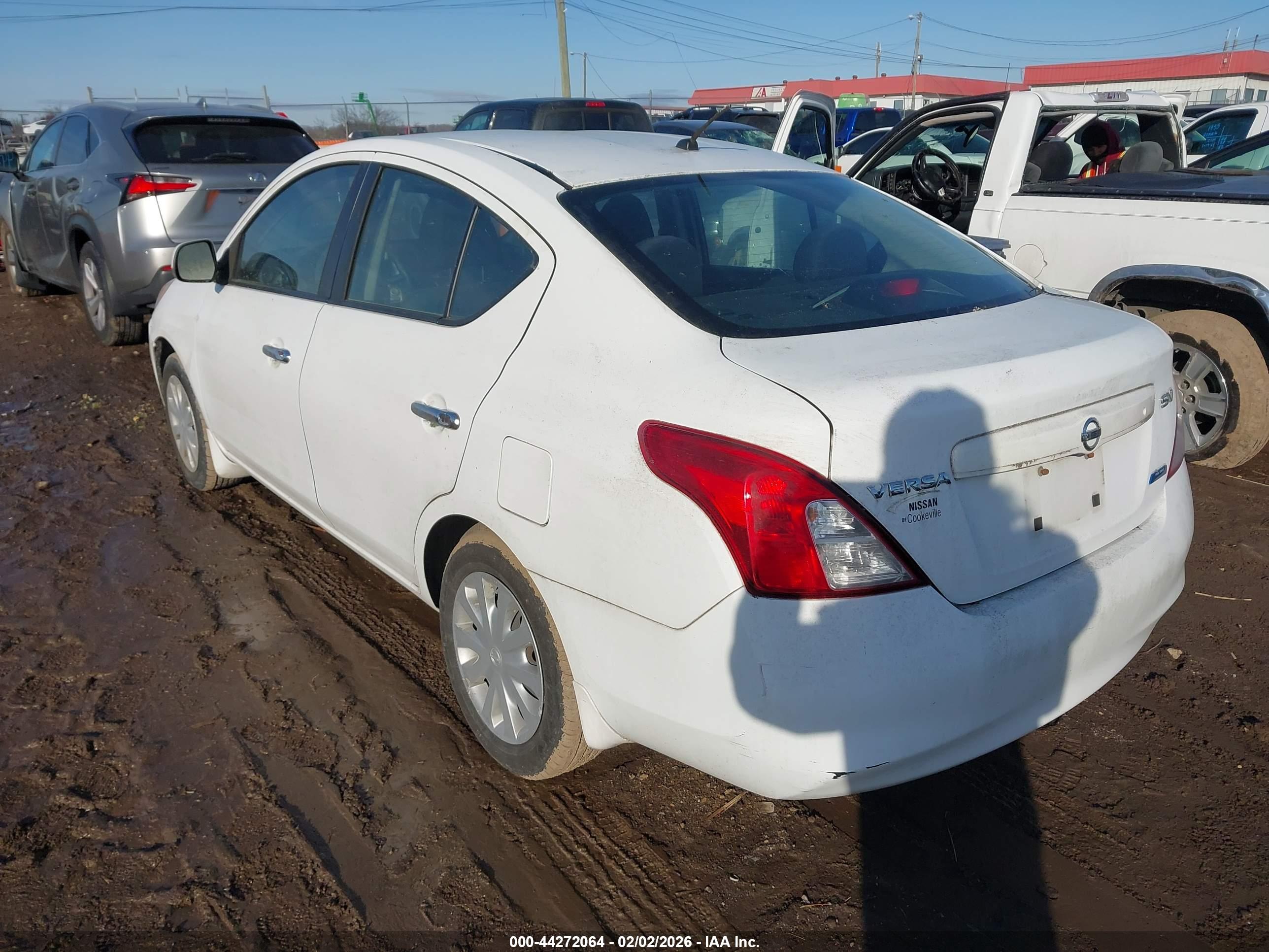 NISSAN VERSA image 3