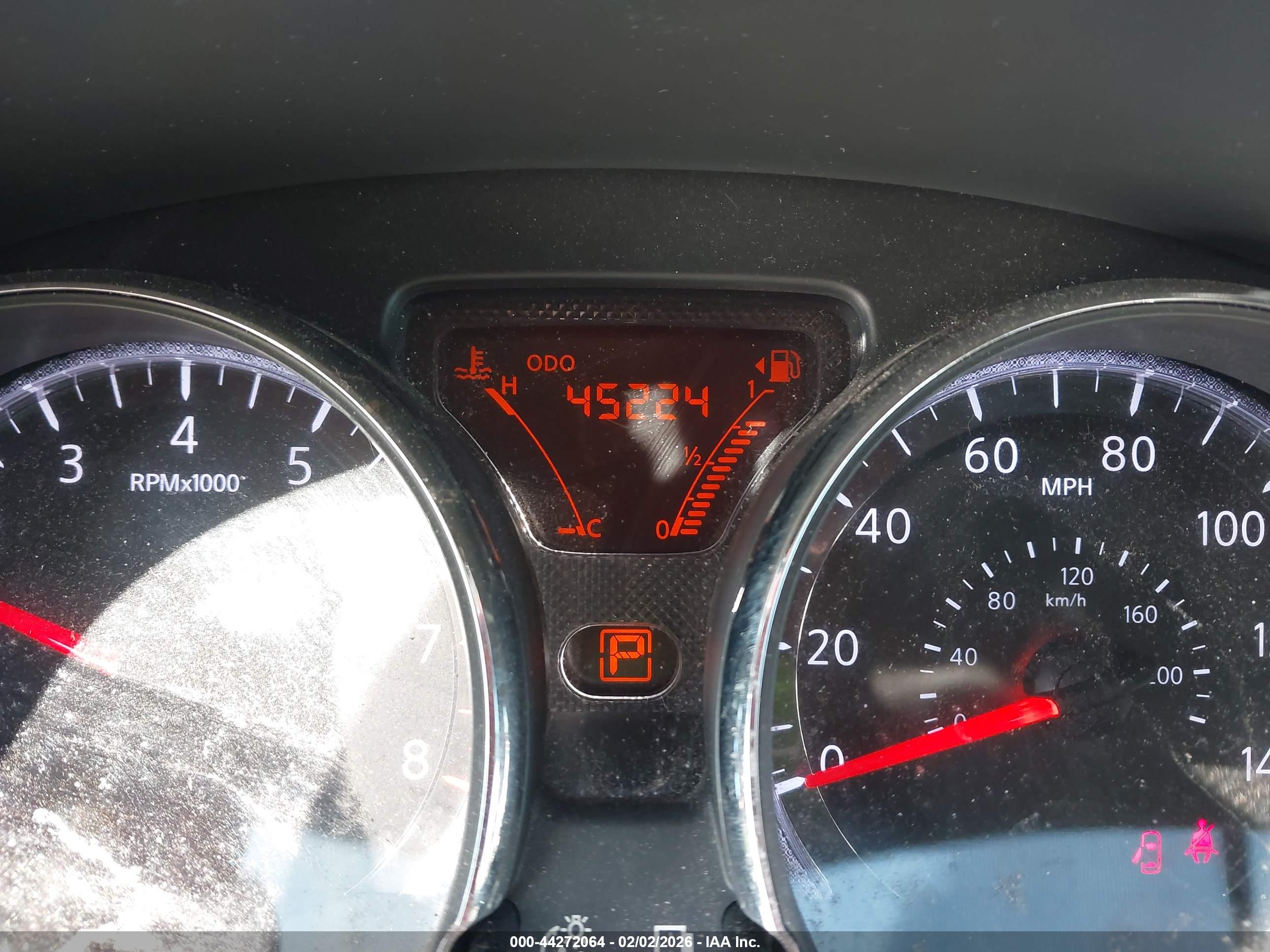 NISSAN VERSA image 7