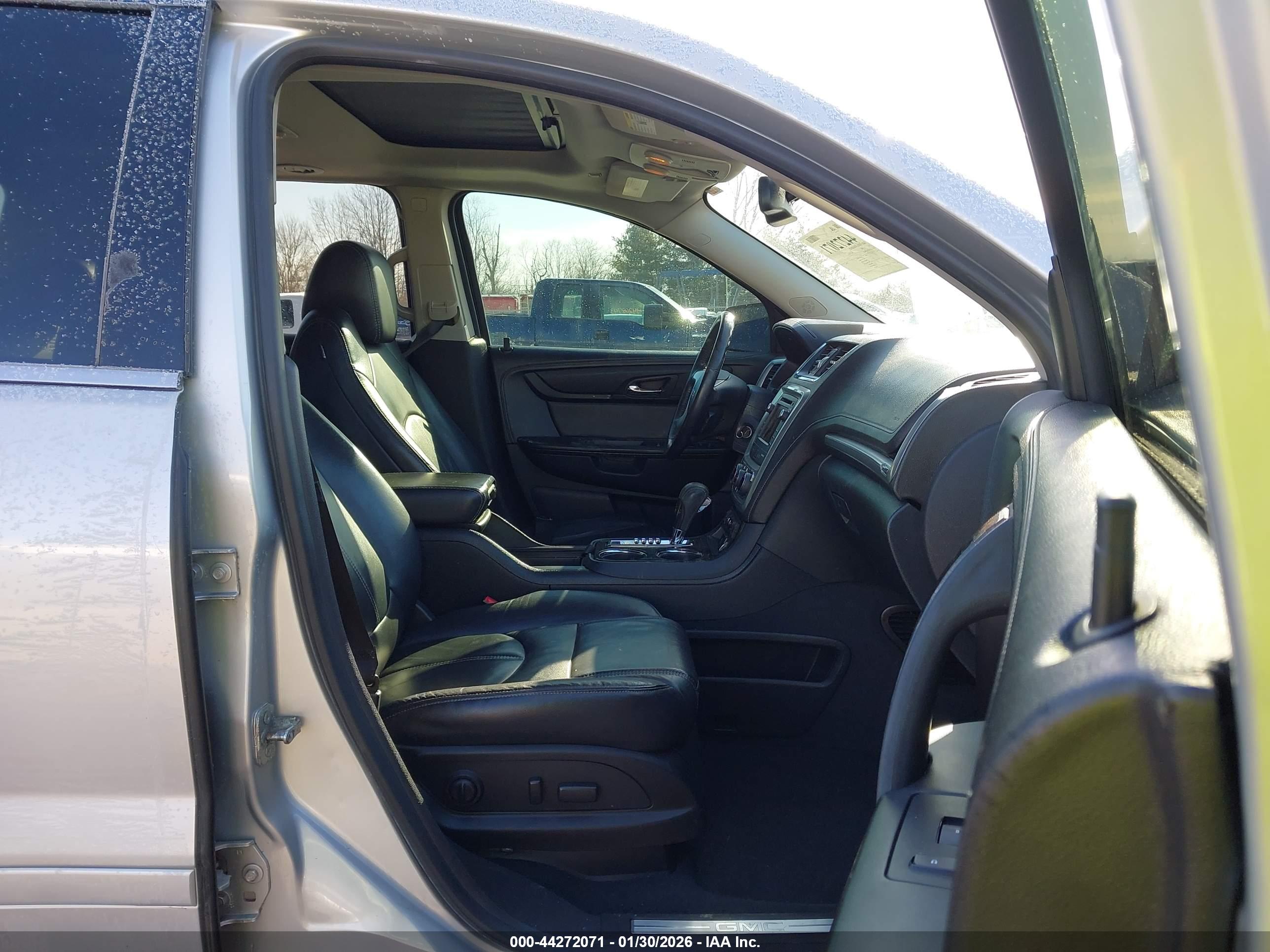 GMC ACADIA image 5