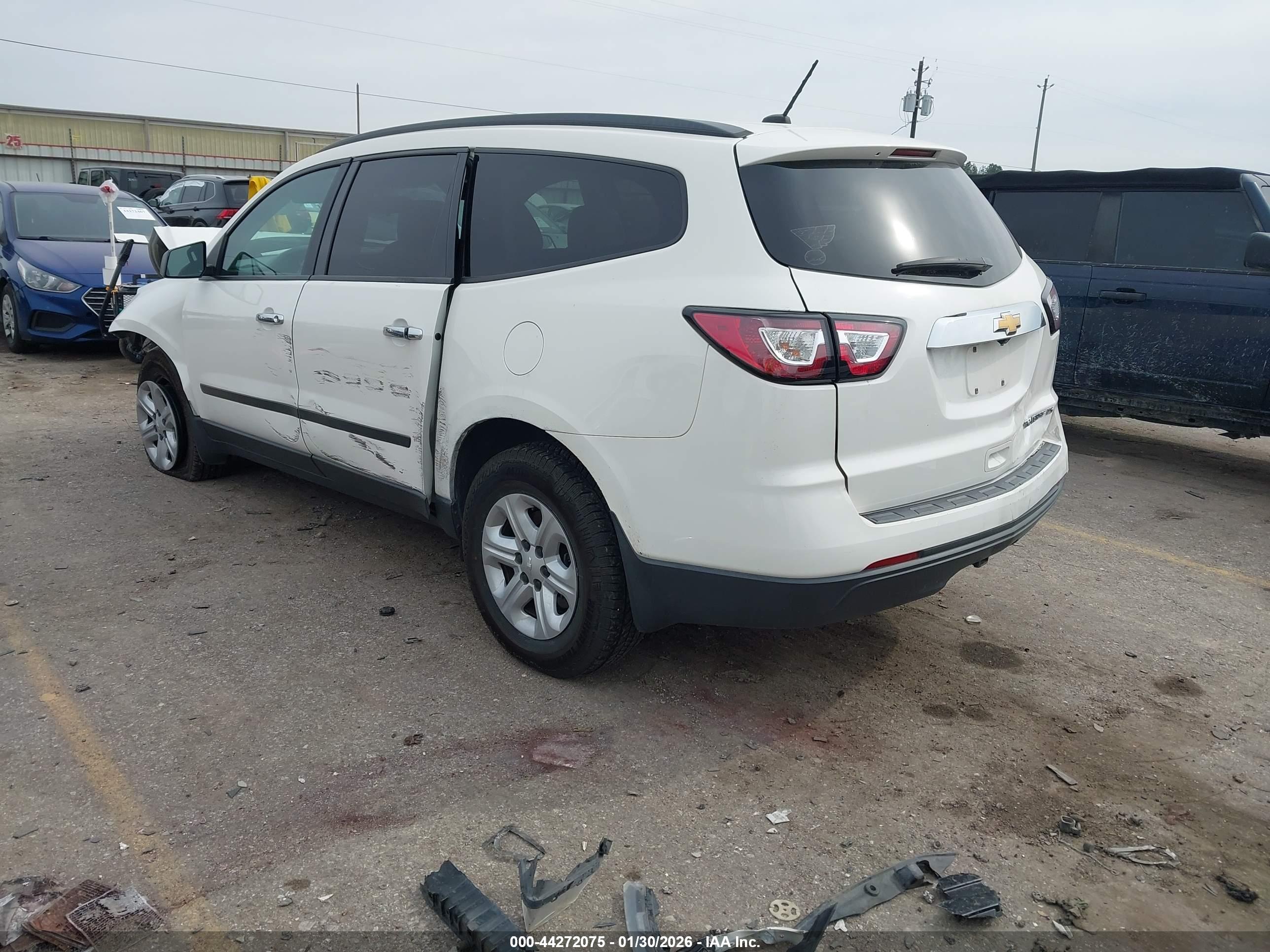 CHEVROLET TRAVERSE image 3