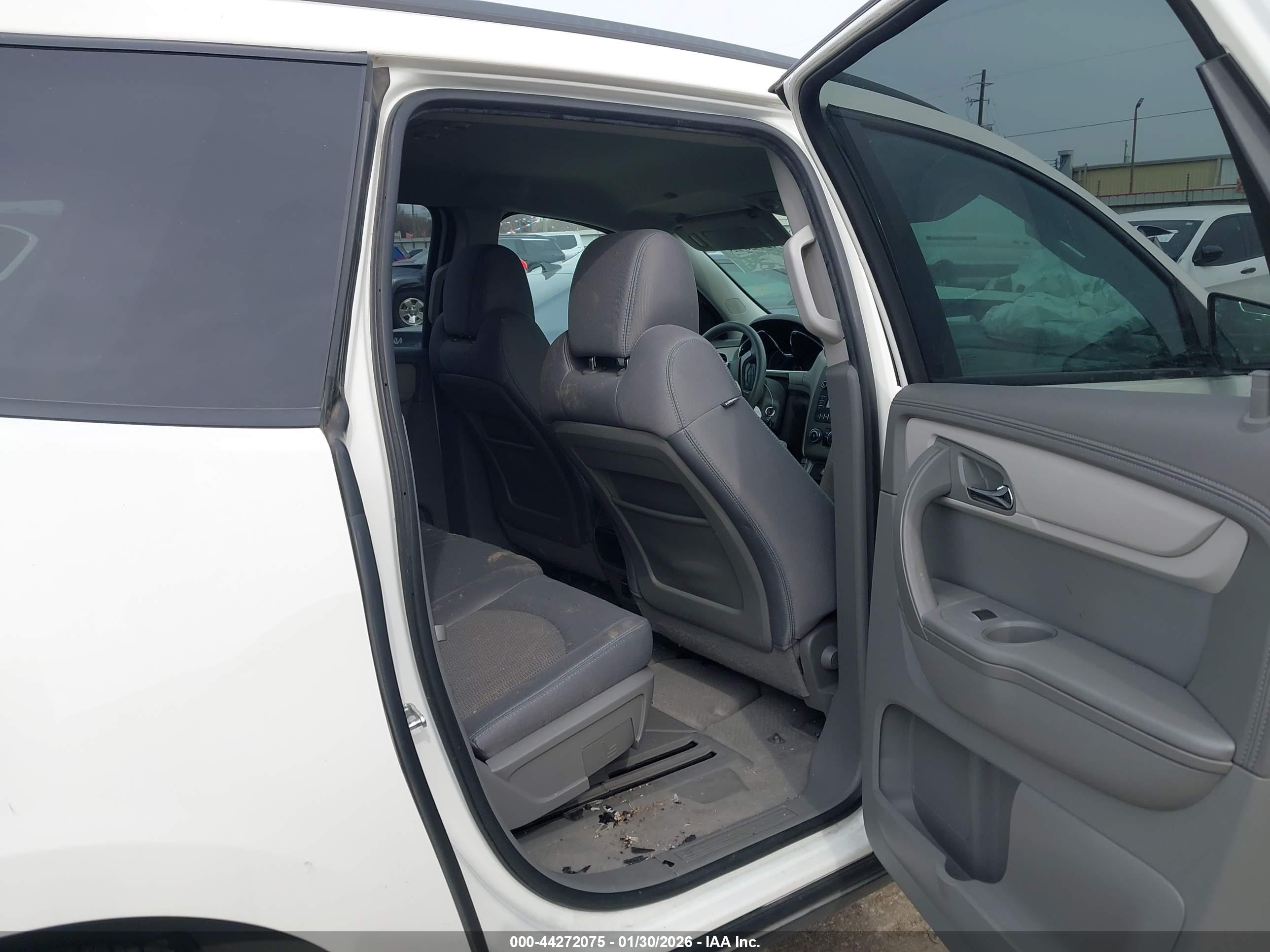 CHEVROLET TRAVERSE image 8