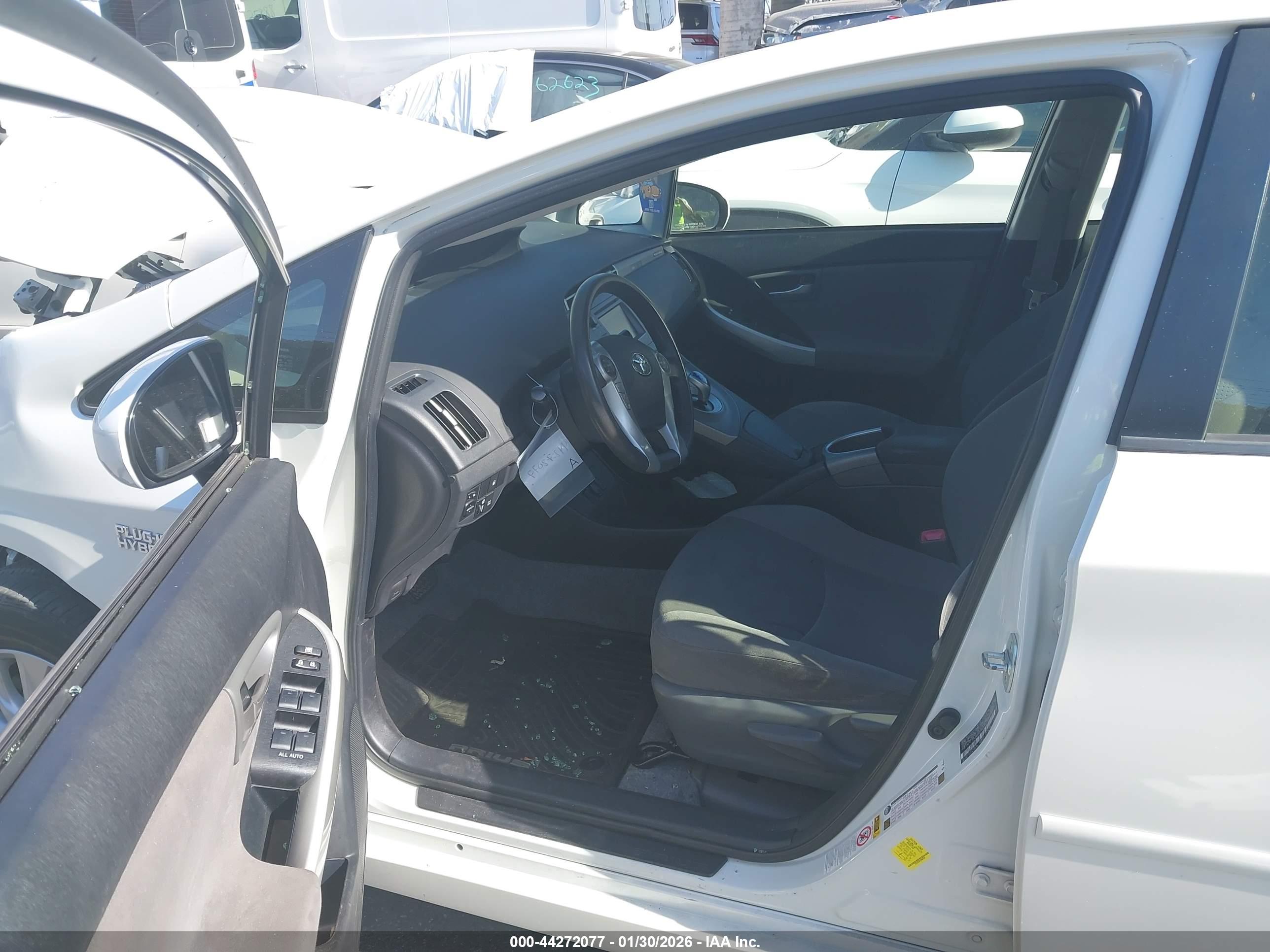 TOYOTA PRIUS image 5