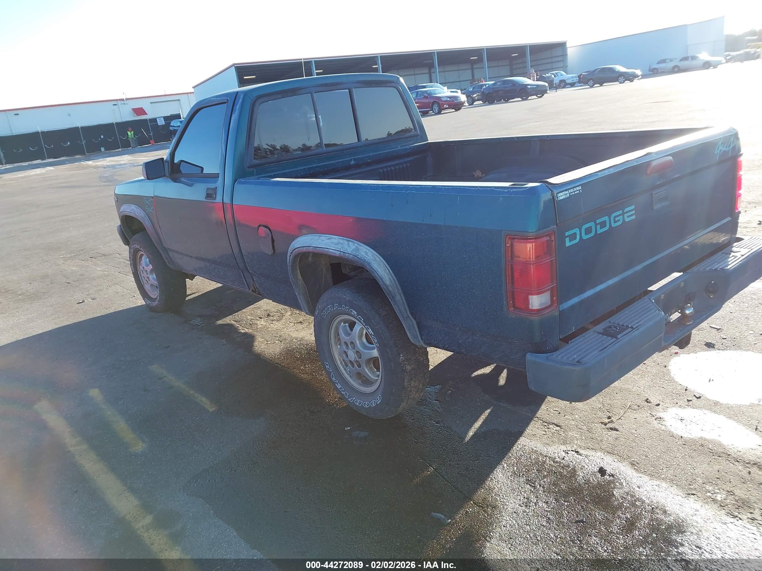 DODGE DAKOTA image 3