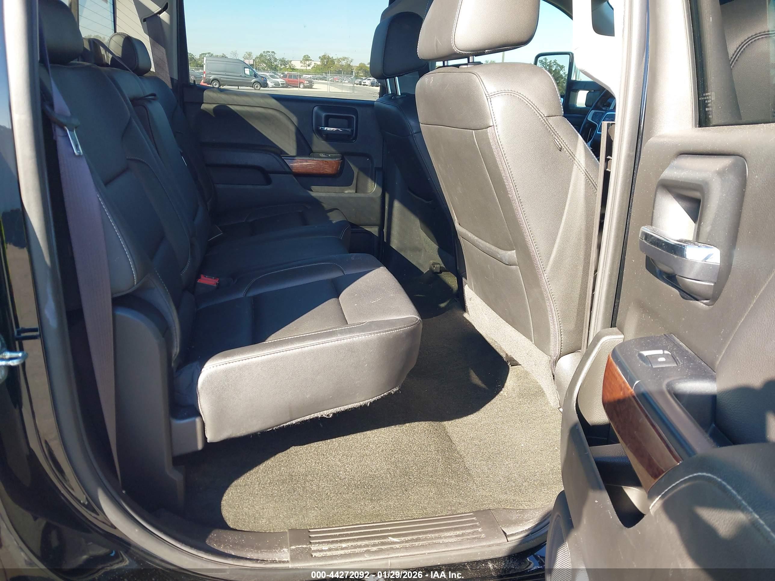 GMC SIERRA image 8