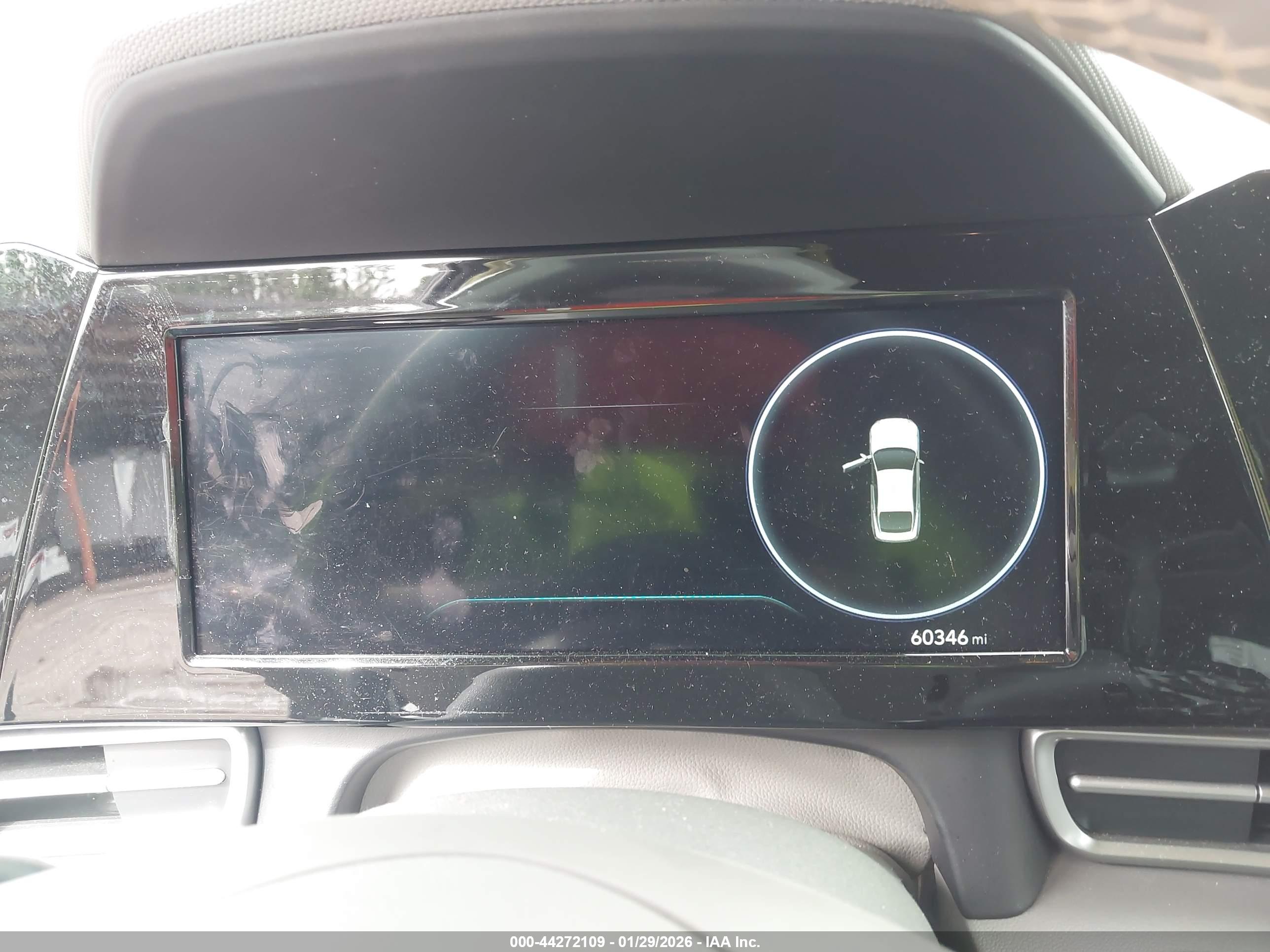 HYUNDAI ELANTRA image 7