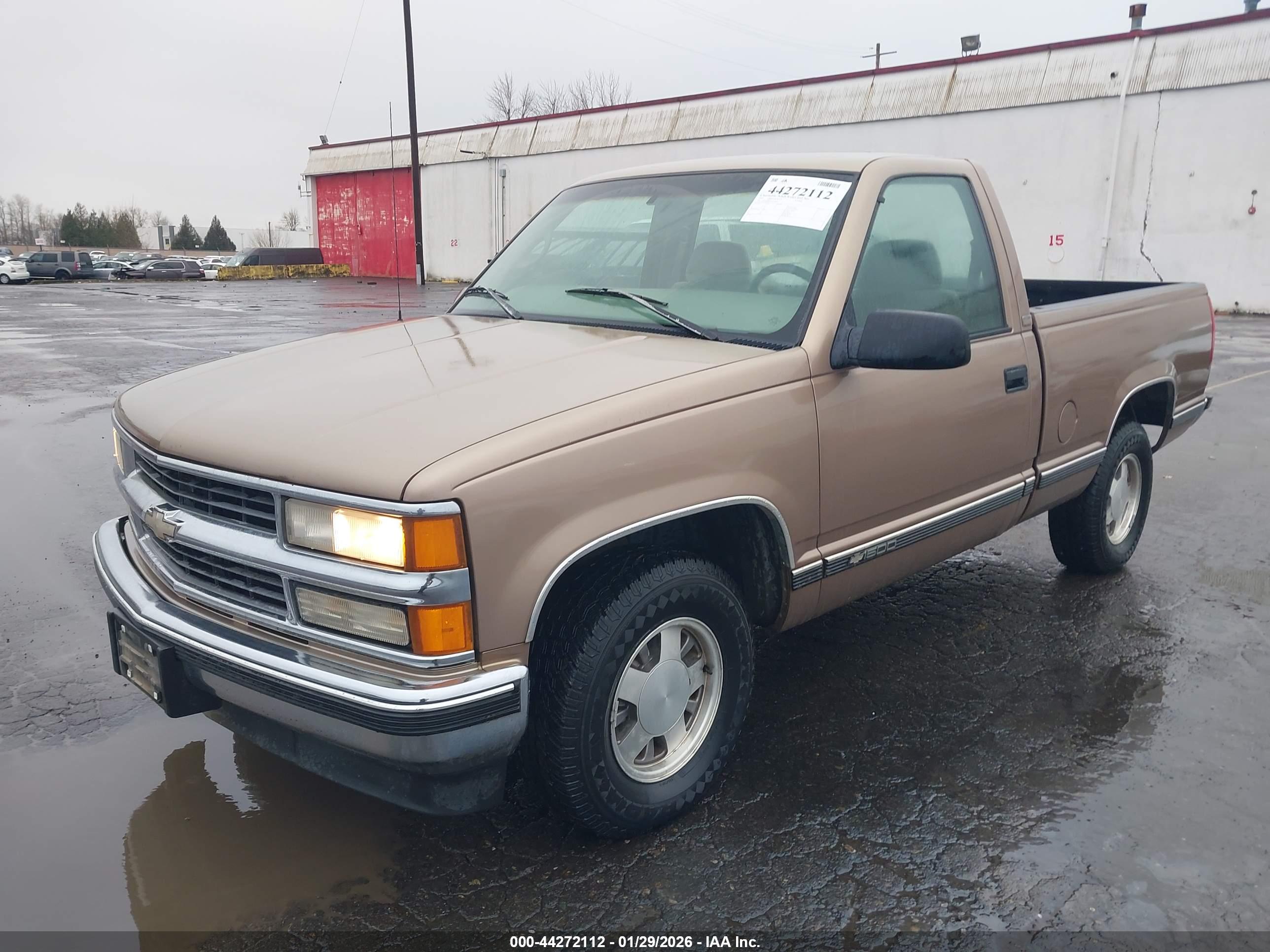 CHEVROLET C1500 image 2