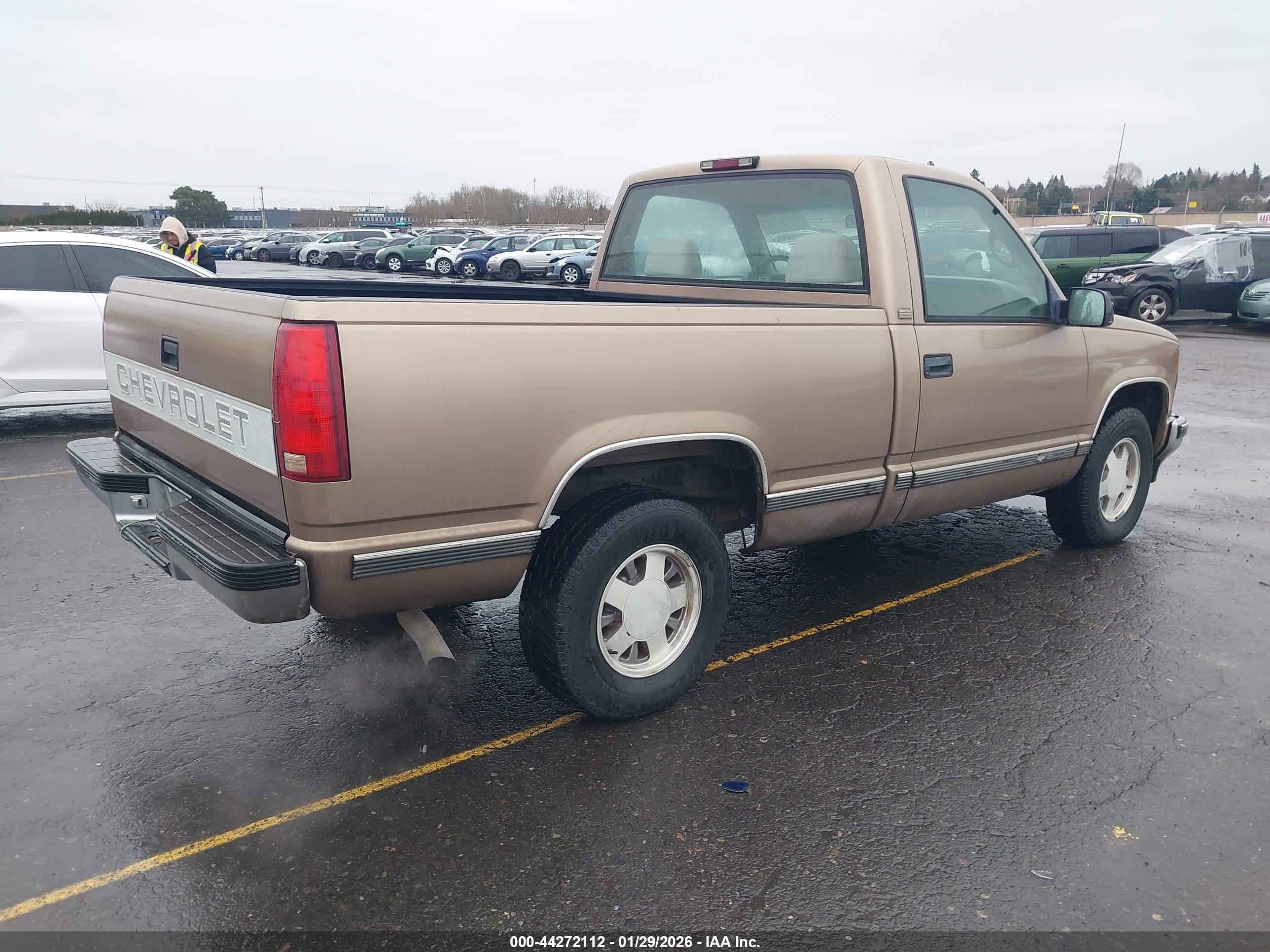 CHEVROLET C1500 image 4